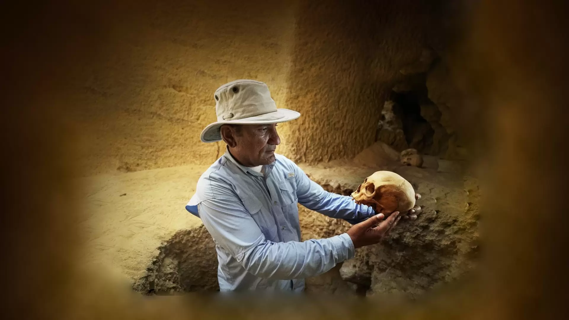 دانلود مستند Lost Tombs of the Pyramids 2020 (مقبره های گمشده اهرام)