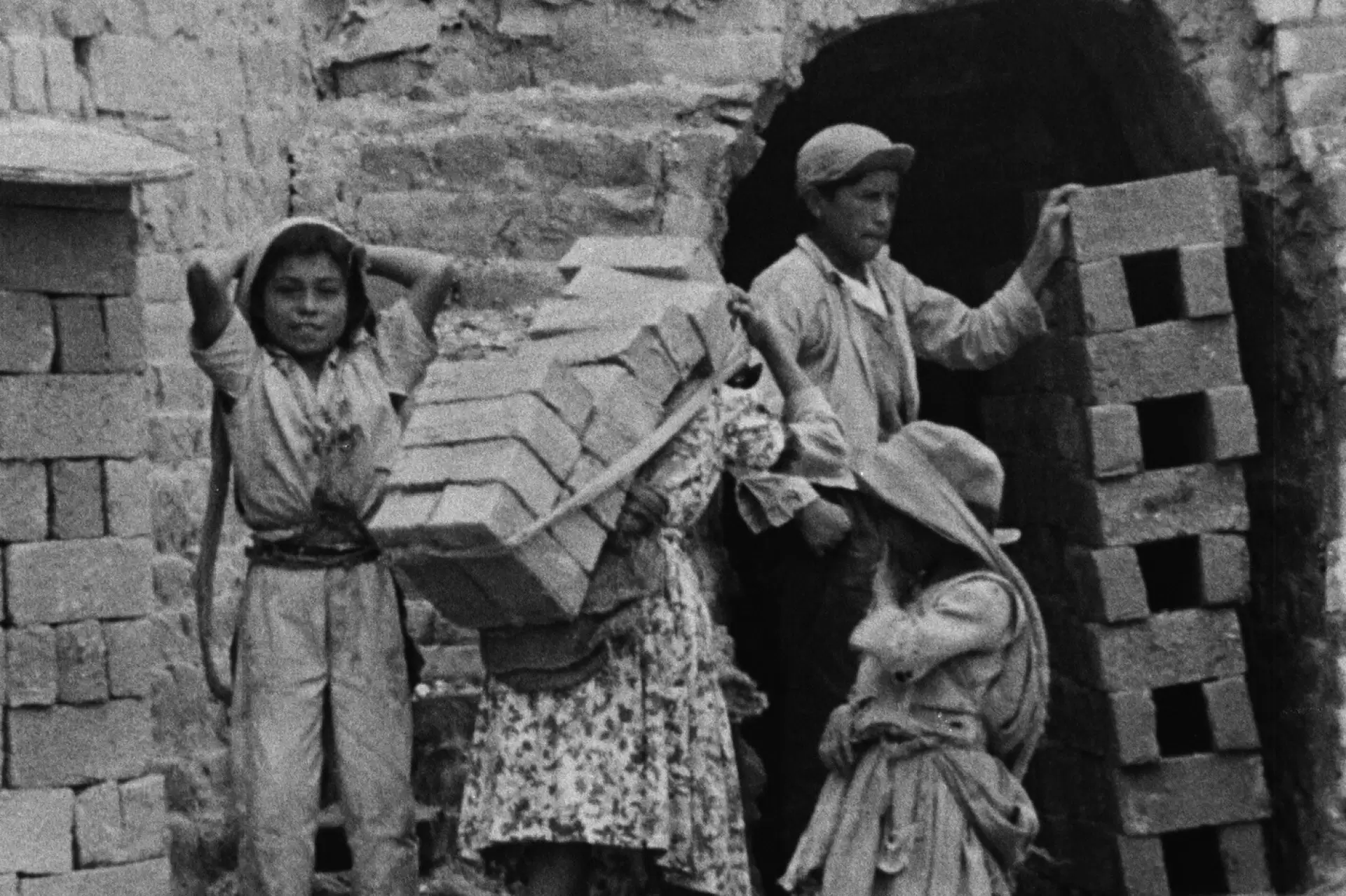دانلود مستند Chircales 1972