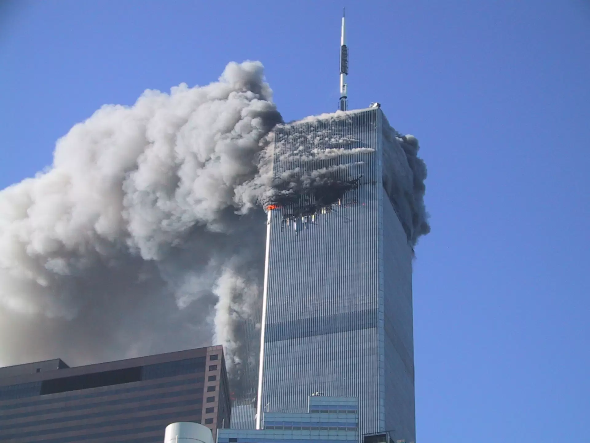 دانلود مستند 102 Minutes That Changed America 2008