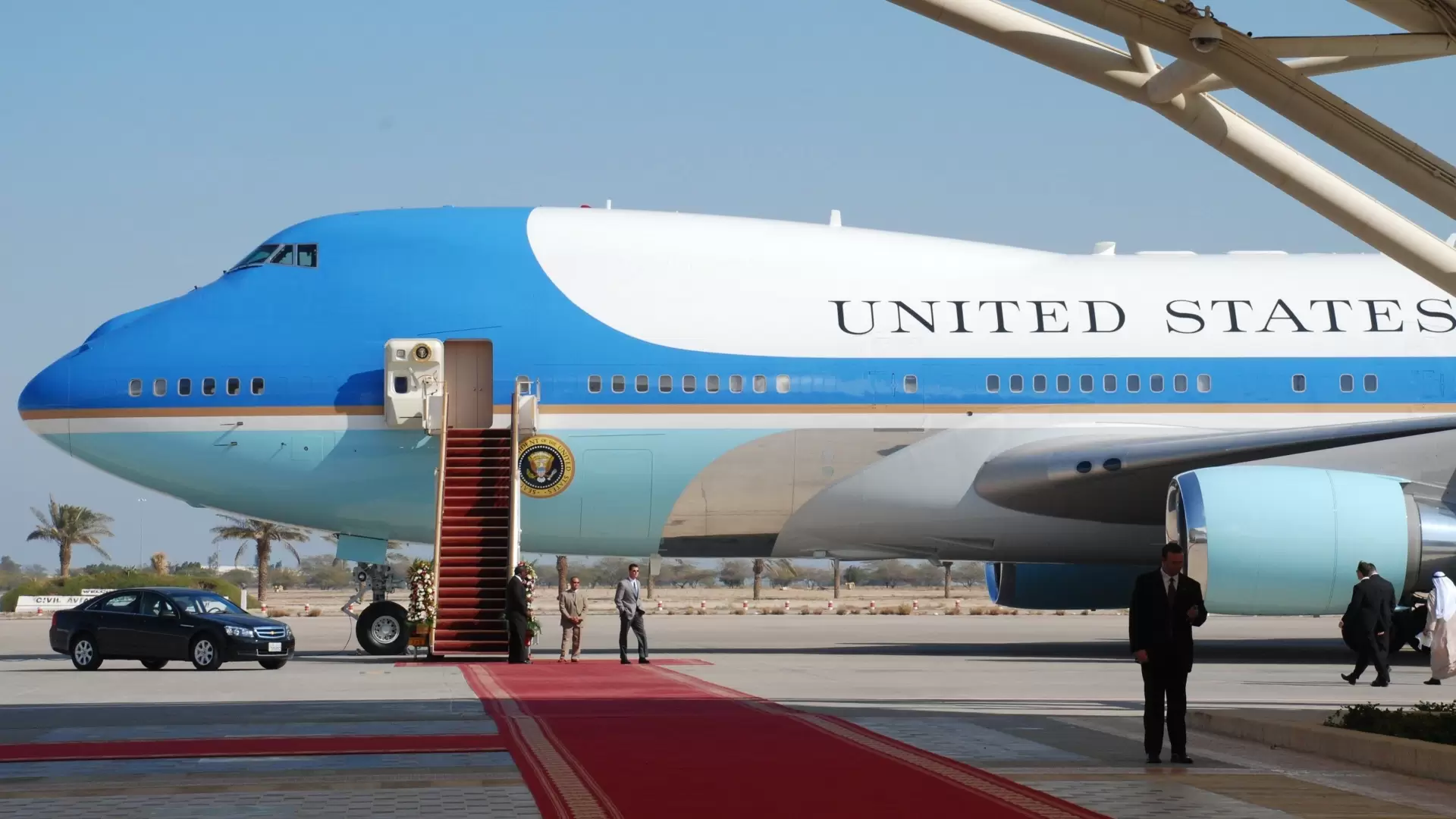 دانلود مستند The New Air Force One: Flying Fortress 2021