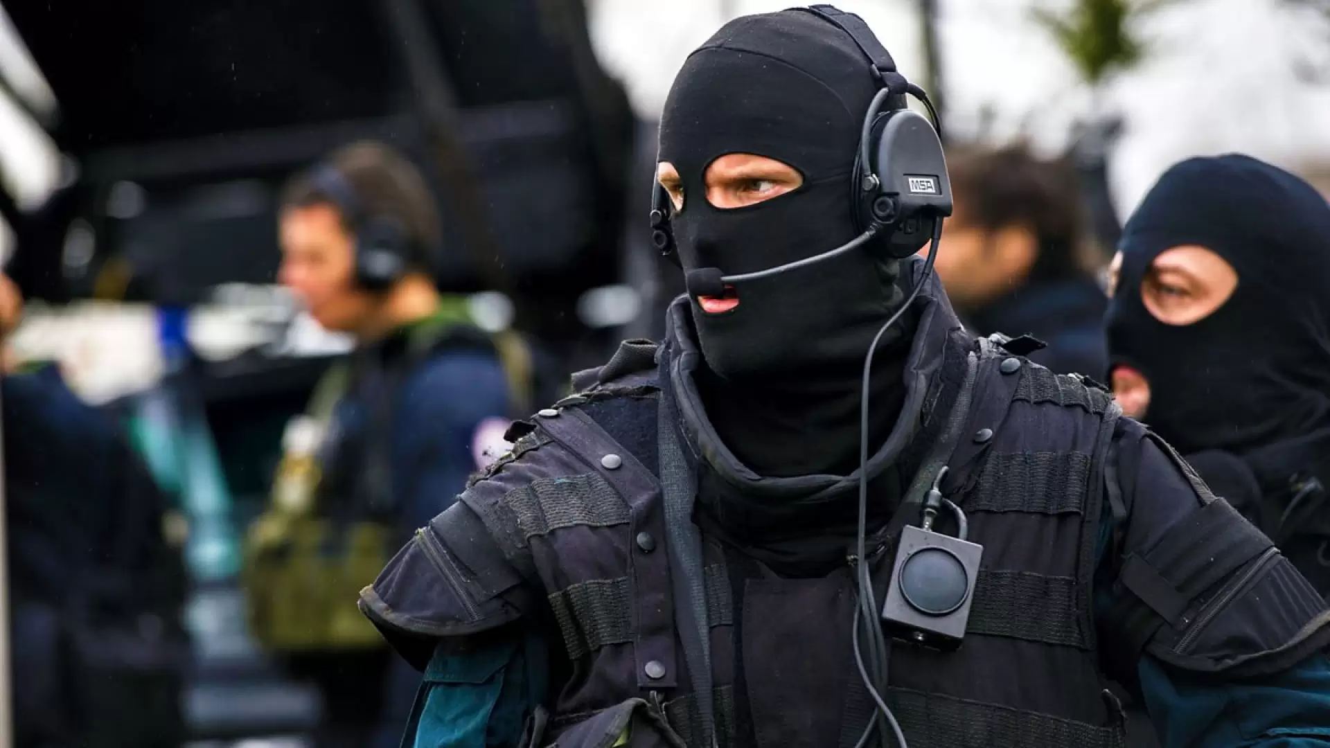 دانلود مستند Three Days of Terror: The Charlie Hebdo Attacks 2016 با تماشای آنلاین