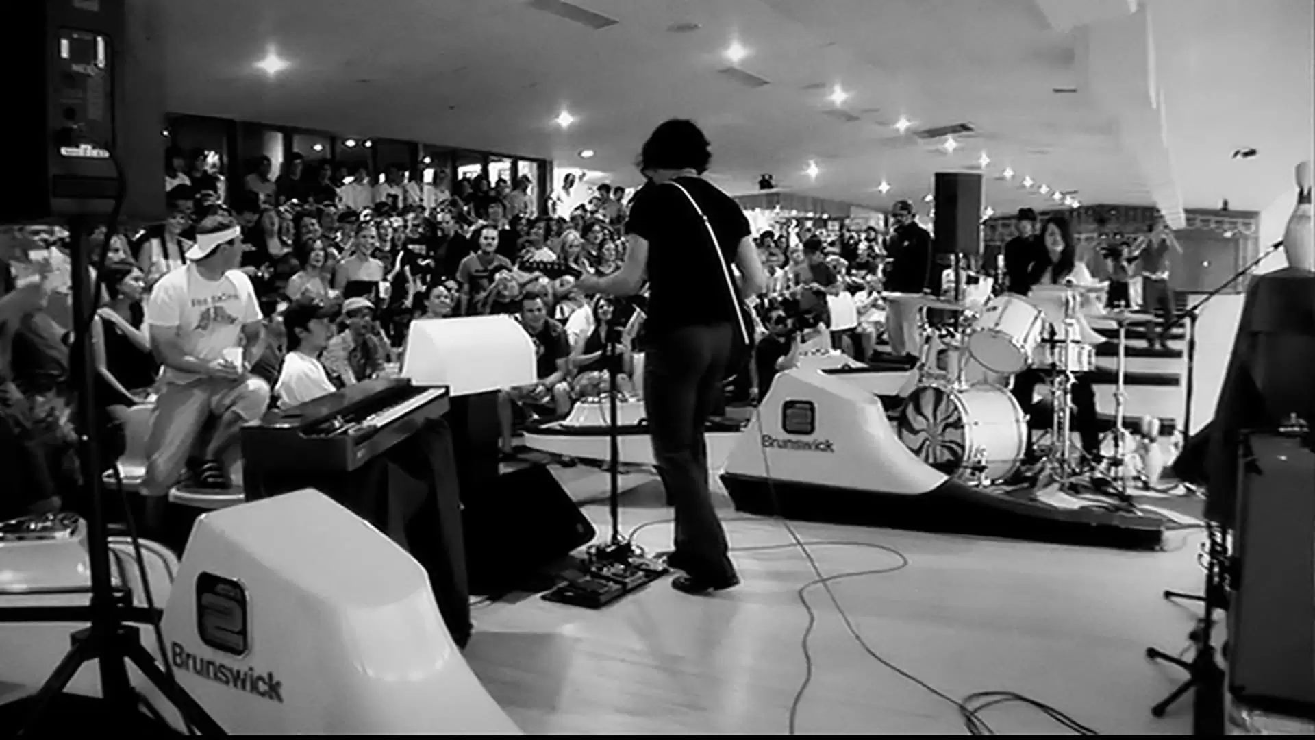 دانلود مستند The White Stripes Under Great White Northern Lights 2009 با زیرنویس فارسی