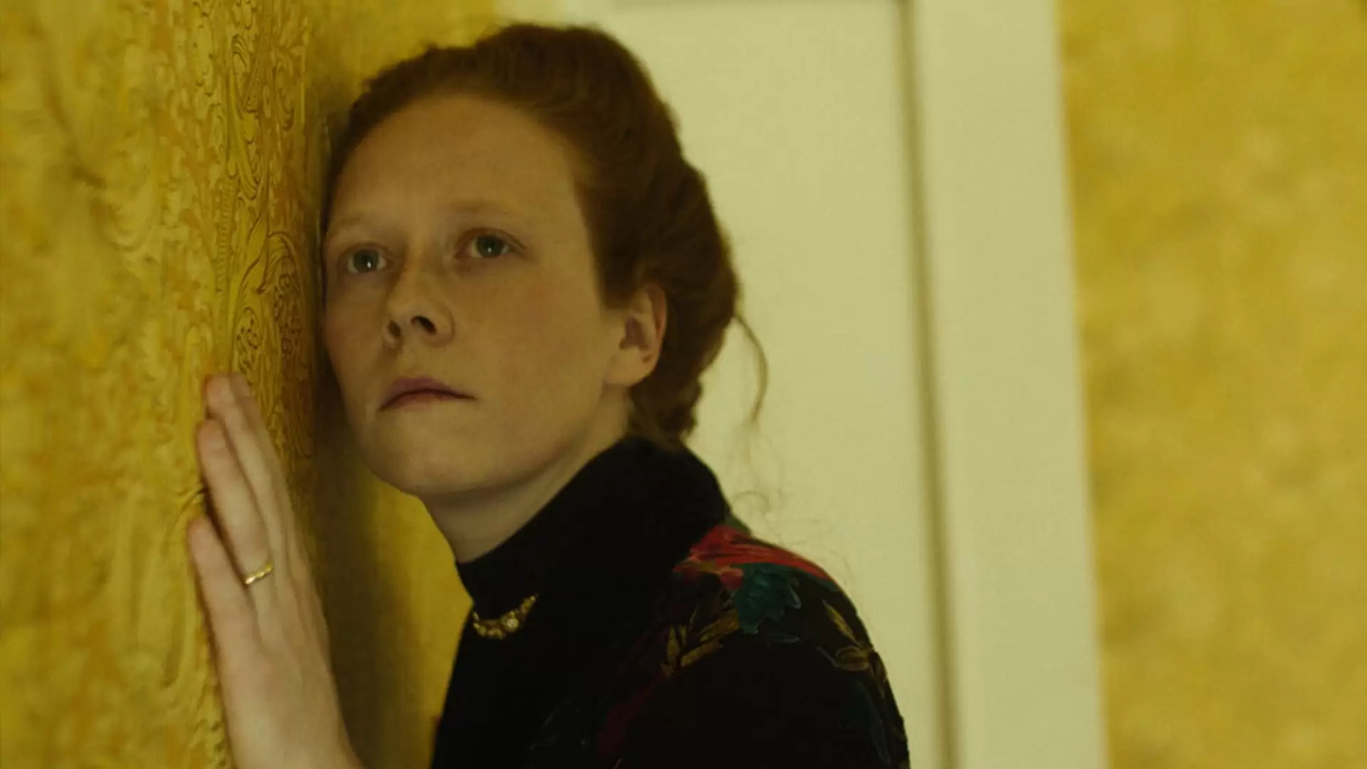 دانلود فیلم The Yellow Wallpaper 2021