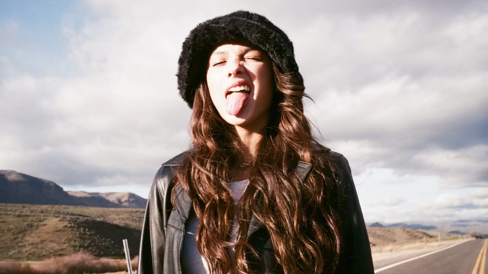 دانلود مستند Olivia Rodrigo: driving home 2 u 2022 با تماشای آنلاین