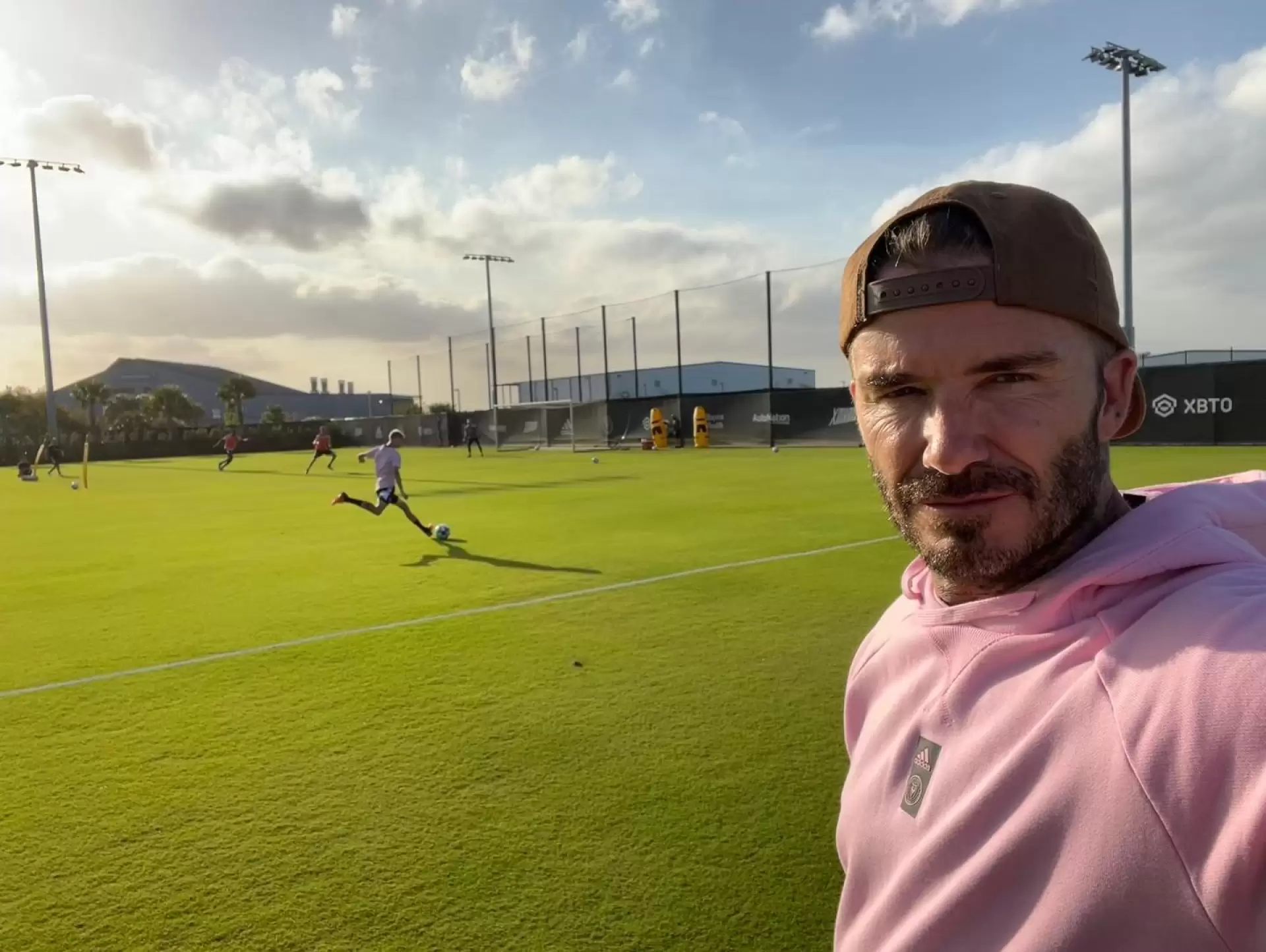 دانلود مستند David Beckham: Infamous 2022 (دیوید بکهام منفور)