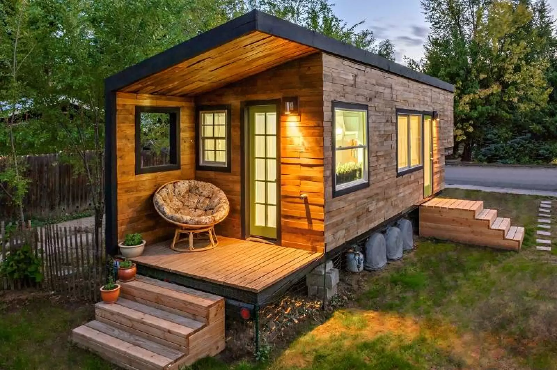 دانلود سریال Tiny House Hunters 2014
