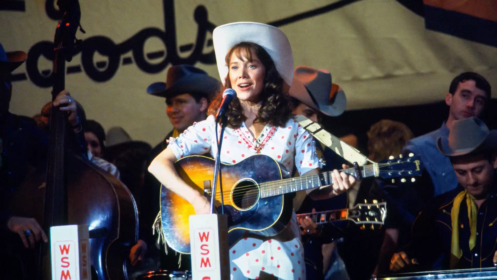 دانلود فیلم Coal Miner’s Daughter 1980 (دختر معدنچی زغال‌سنگ) با زیرنویس فارسی