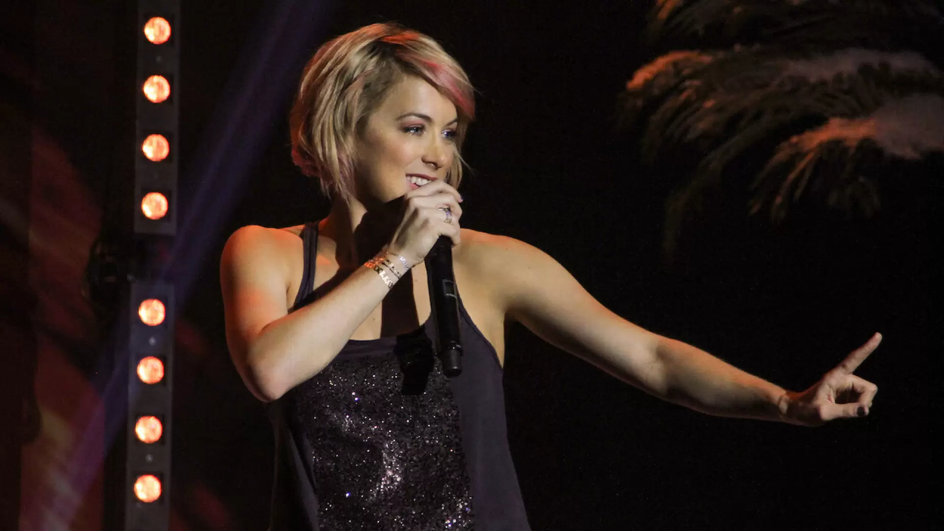دانلود فیلم Iliza Shlesinger: Freezing Hot 2015