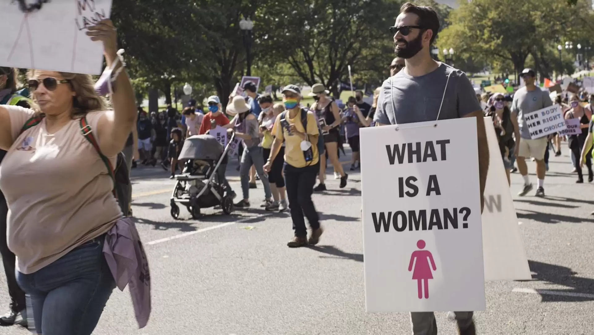 دانلود مستند What Is a Woman? 2022 (زن چیست؟) با زیرنویس فارسی و تماشای آنلاین