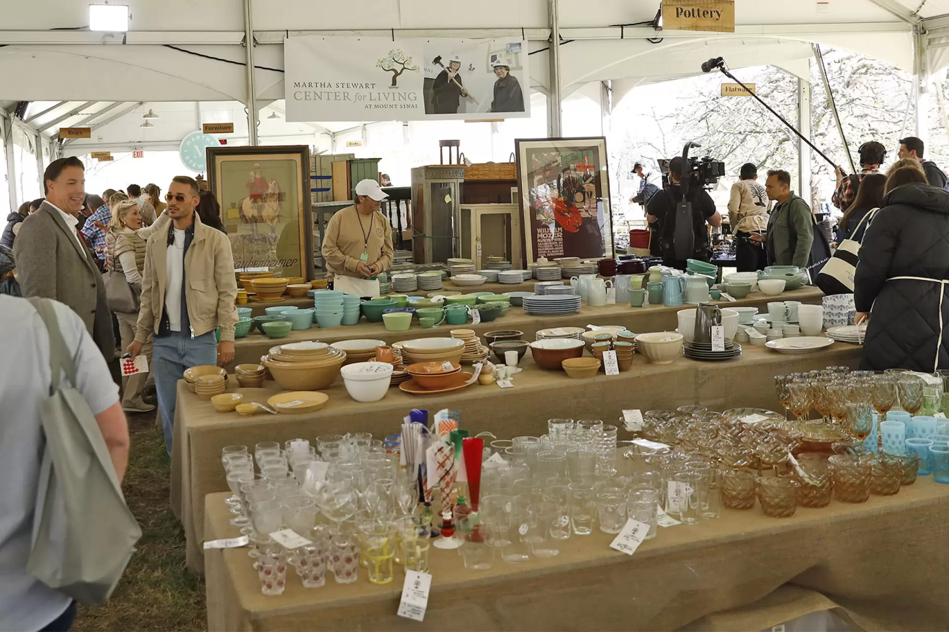 دانلود فیلم The Great American Tag Sale with Martha Stewart 2022 (فروش بزرگ تگ آمریکایی با مارتا استوارت)