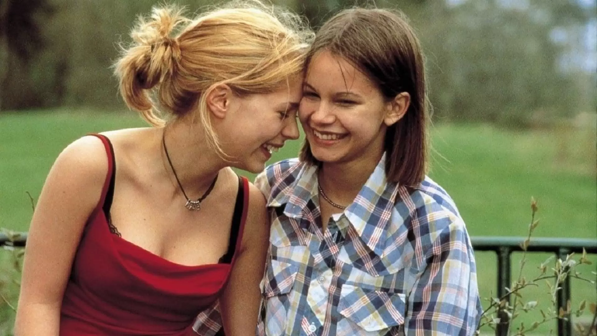 دانلود فیلم Show Me Love 1998 (آمال لعنتی) با زیرنویس فارسی و تماشای آنلاین