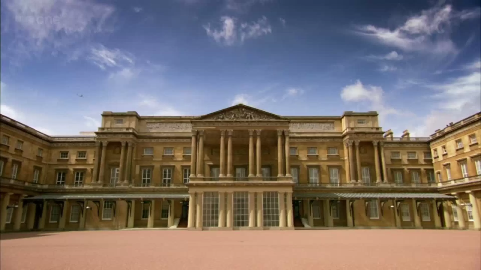 دانلود مستند The Queen’s Palaces 2011