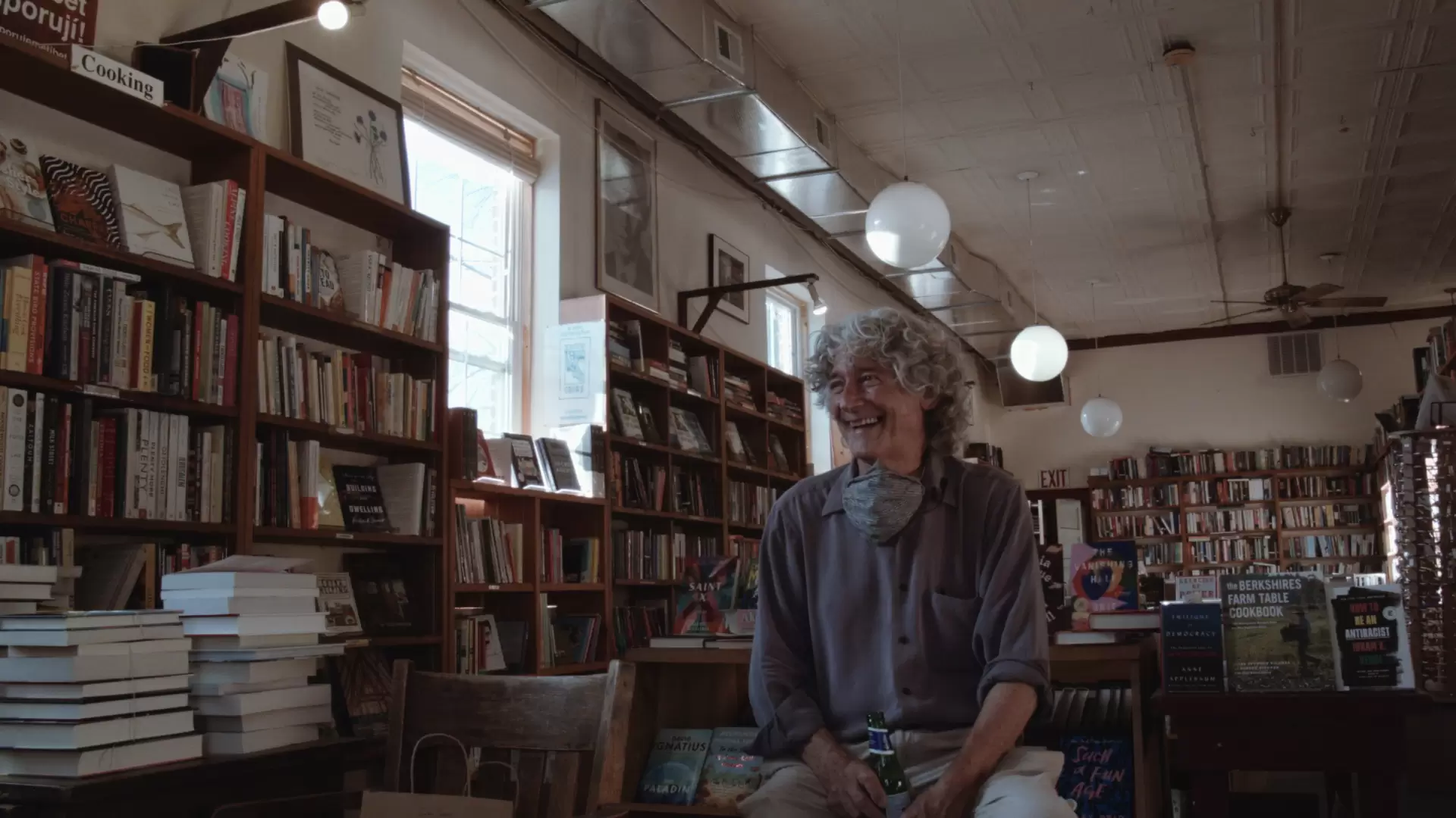 دانلود مستند Hello, Bookstore 2022
