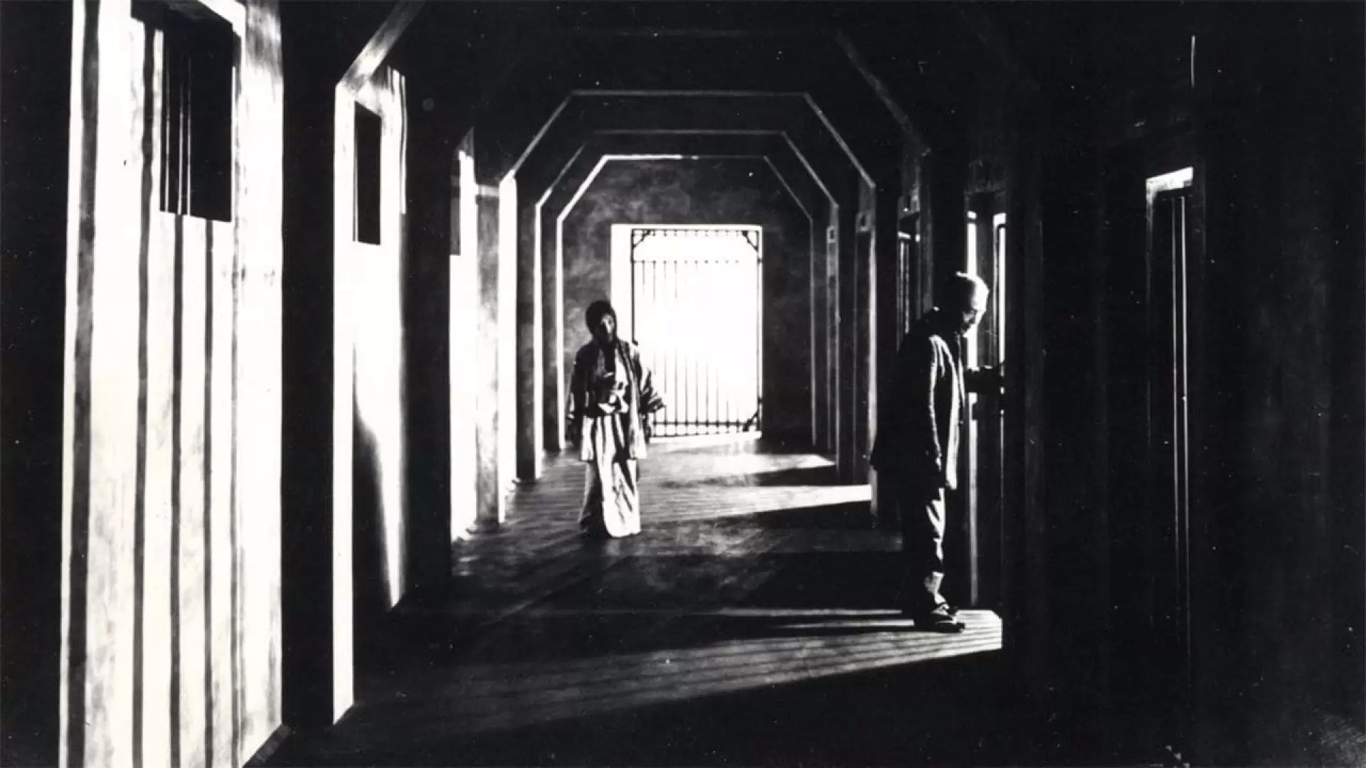 دانلود فیلم A Page of Madness 1926 با زیرنویس فارسی