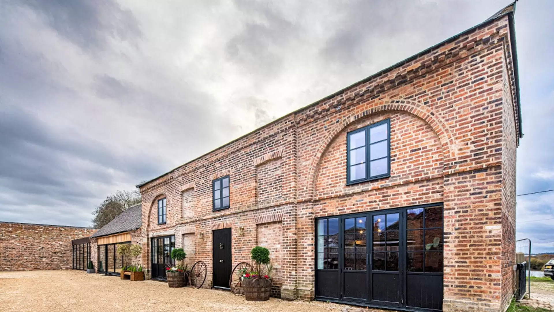 دانلود مستند George Clarke’s Remarkable Renovations 2021