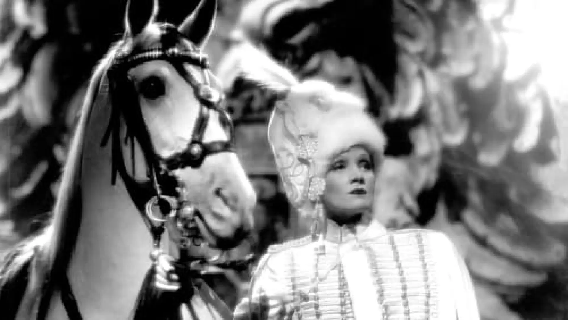 دانلود فیلم The Scarlet Empress 1934 با زیرنویس فارسی و تماشای آنلاین