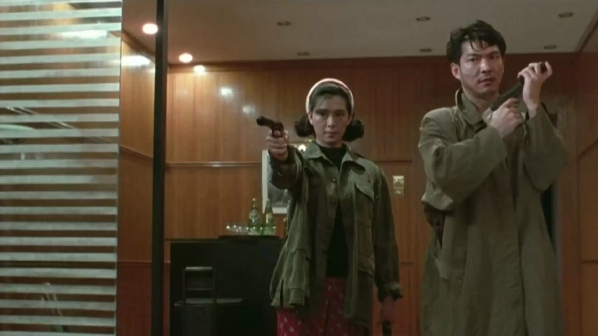 دانلود فیلم On the Run 1988 (در فرار)