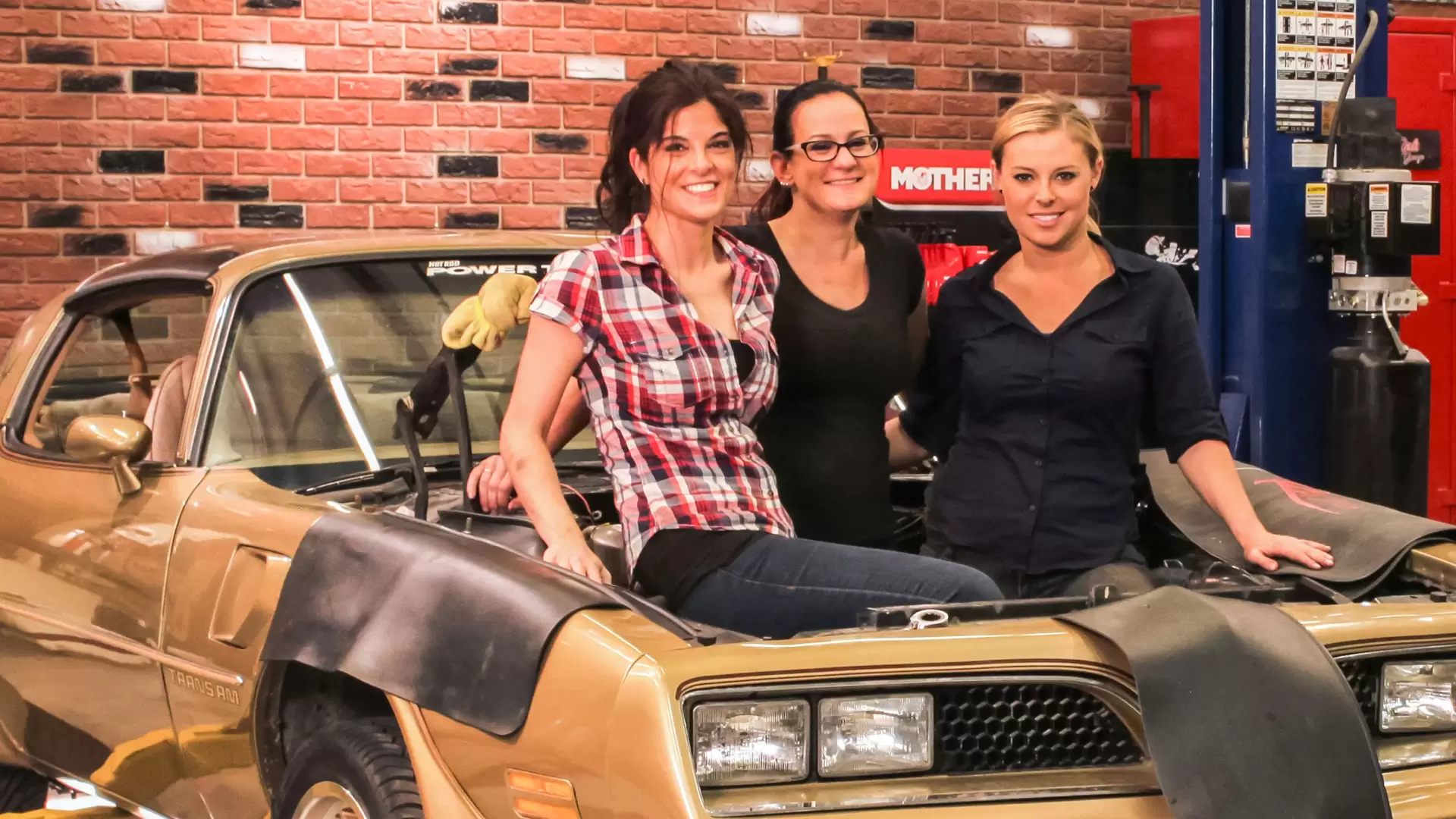 دانلود سریال All Girls Garage 2012