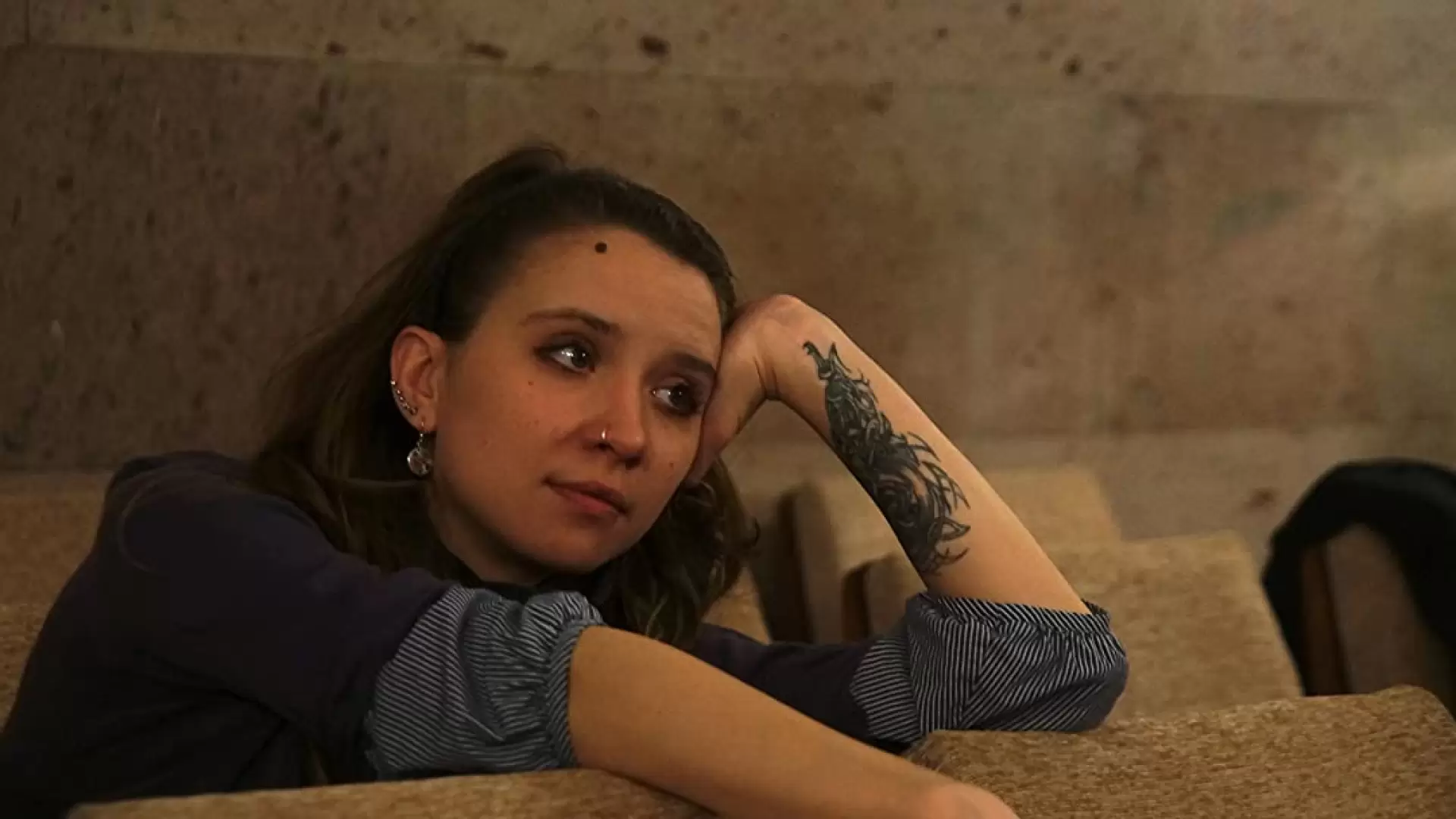 دانلود مستند Alisa In Warland 2015