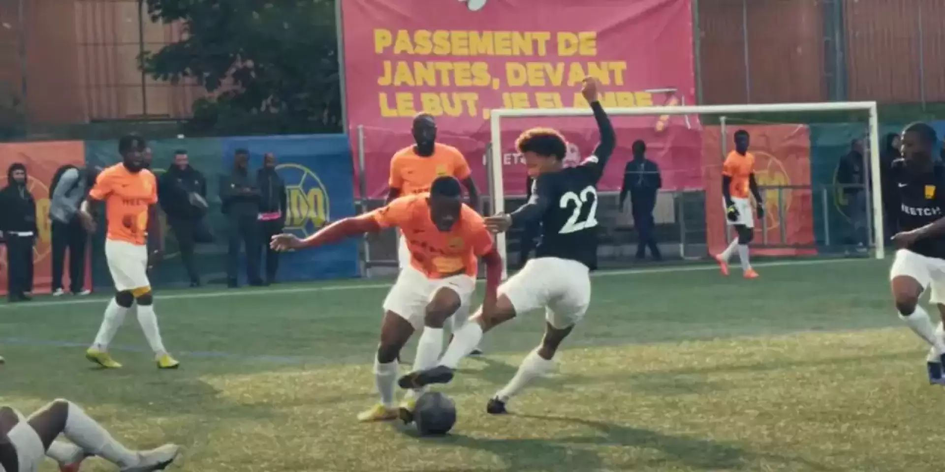 دانلود مستند Tour du monde – Le phénomène foot des quartiers 2022 با تماشای آنلاین