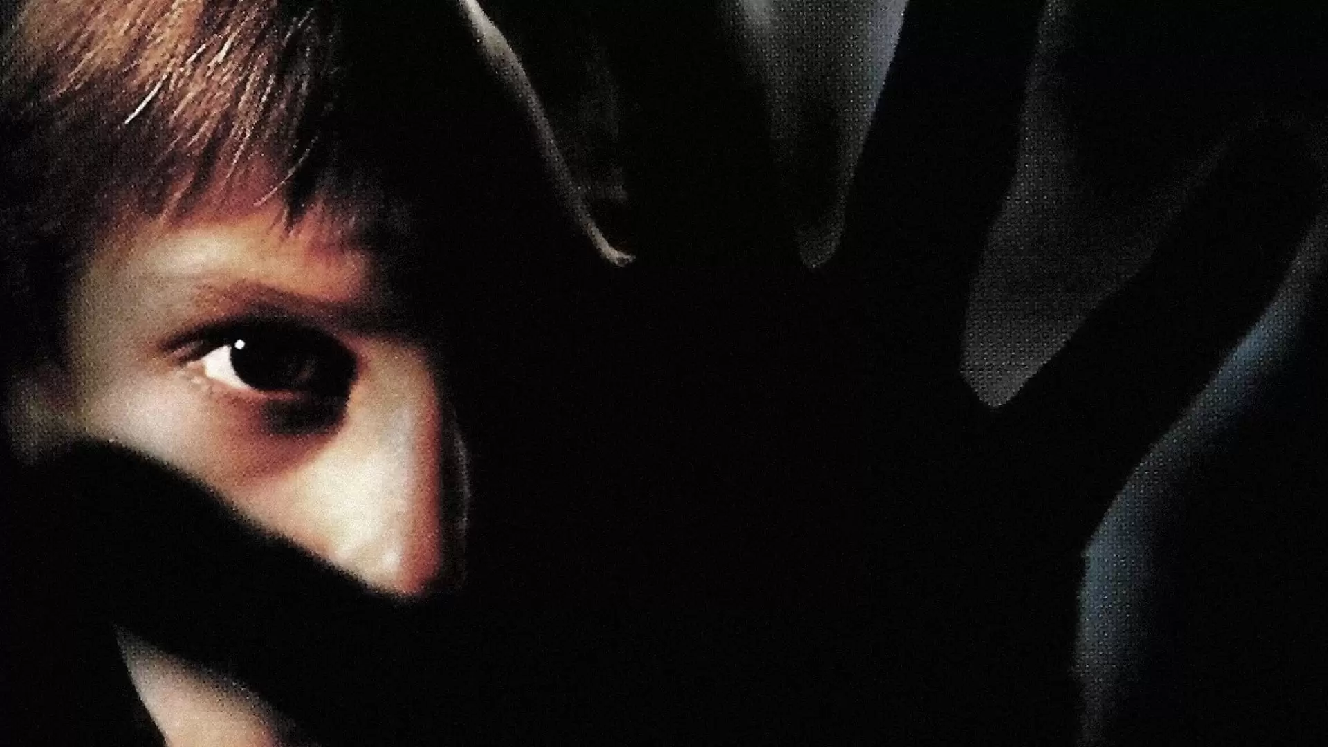 دانلود فیلم Darkness 2002 (تاریکی) با زیرنویس فارسی