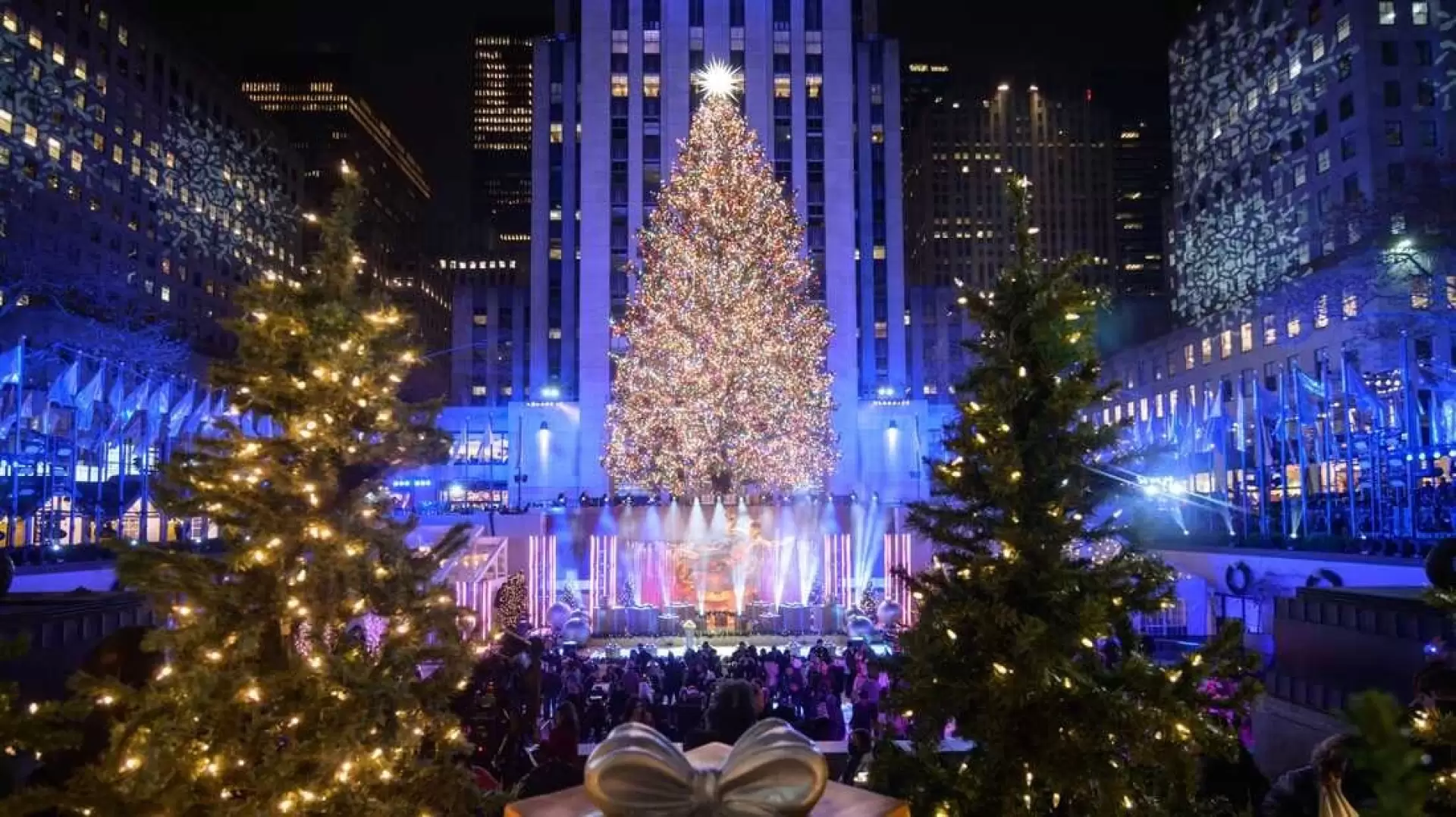 دانلود فیلم Christmas Around the USA 2022