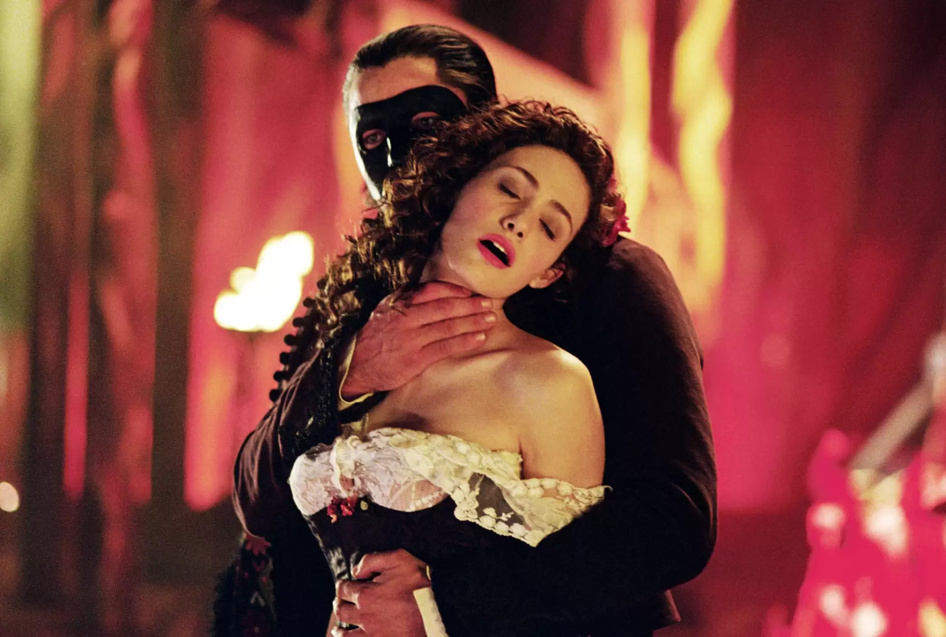 دانلود فیلم The Phantom of the Opera 2004 (شبح اپرا) با زیرنویس فارسی و تماشای آنلاین