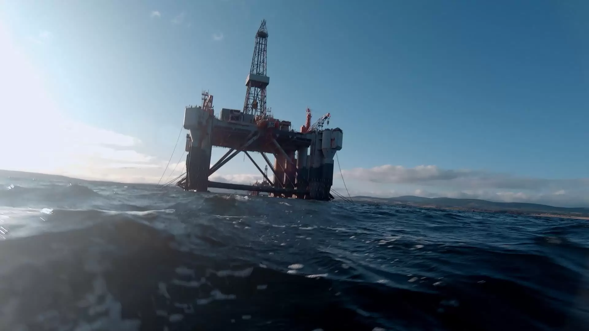 دانلود مستند The Oil Machine 2022 با تماشای آنلاین