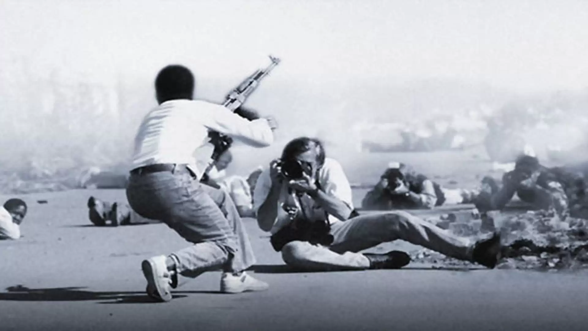 دانلود مستند War Photographer 2001 (عکاس جنگ) با زیرنویس فارسی و تماشای آنلاین