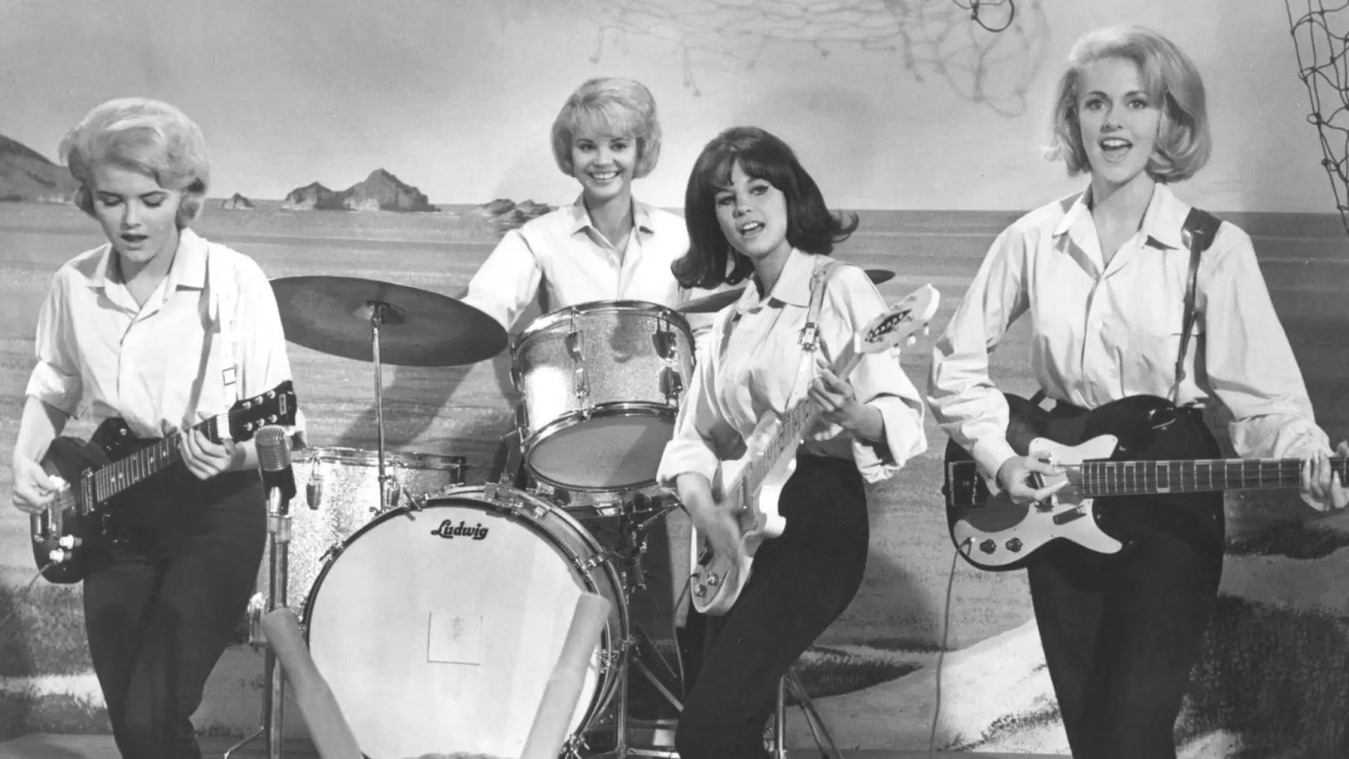 دانلود فیلم The Girls on the Beach 1965