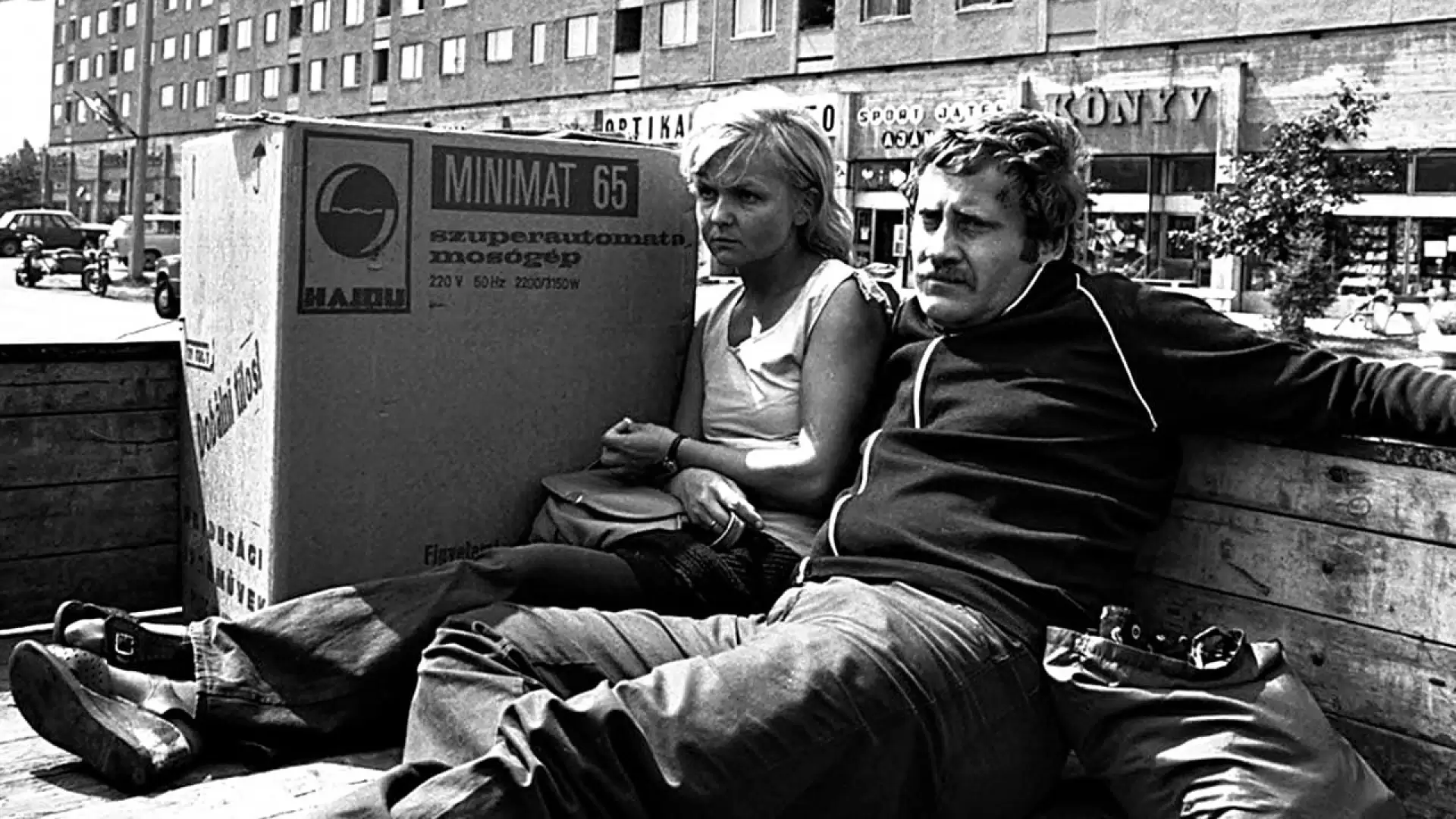 دانلود فیلم The Prefab People 1982 با زیرنویس فارسی