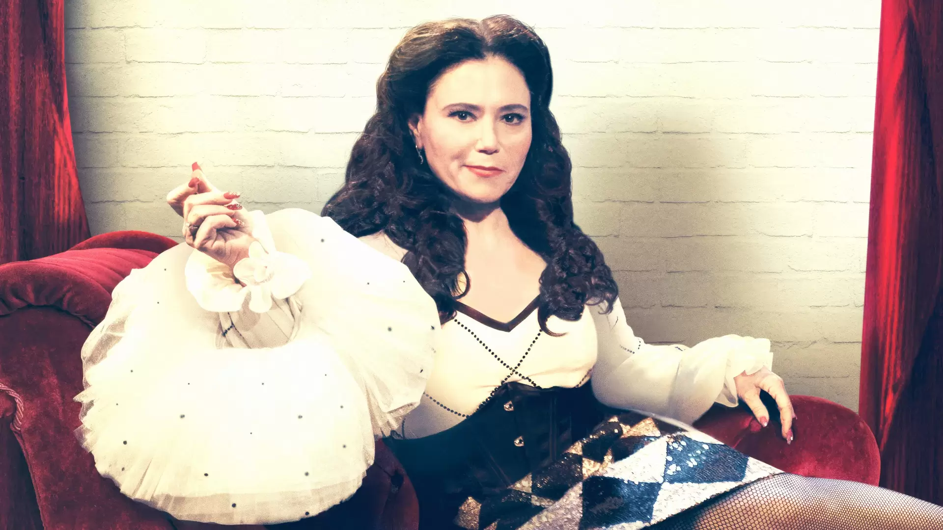 دانلود فیلم Alex Borstein: Corsets & Clown Suits 2023 با تماشای آنلاین