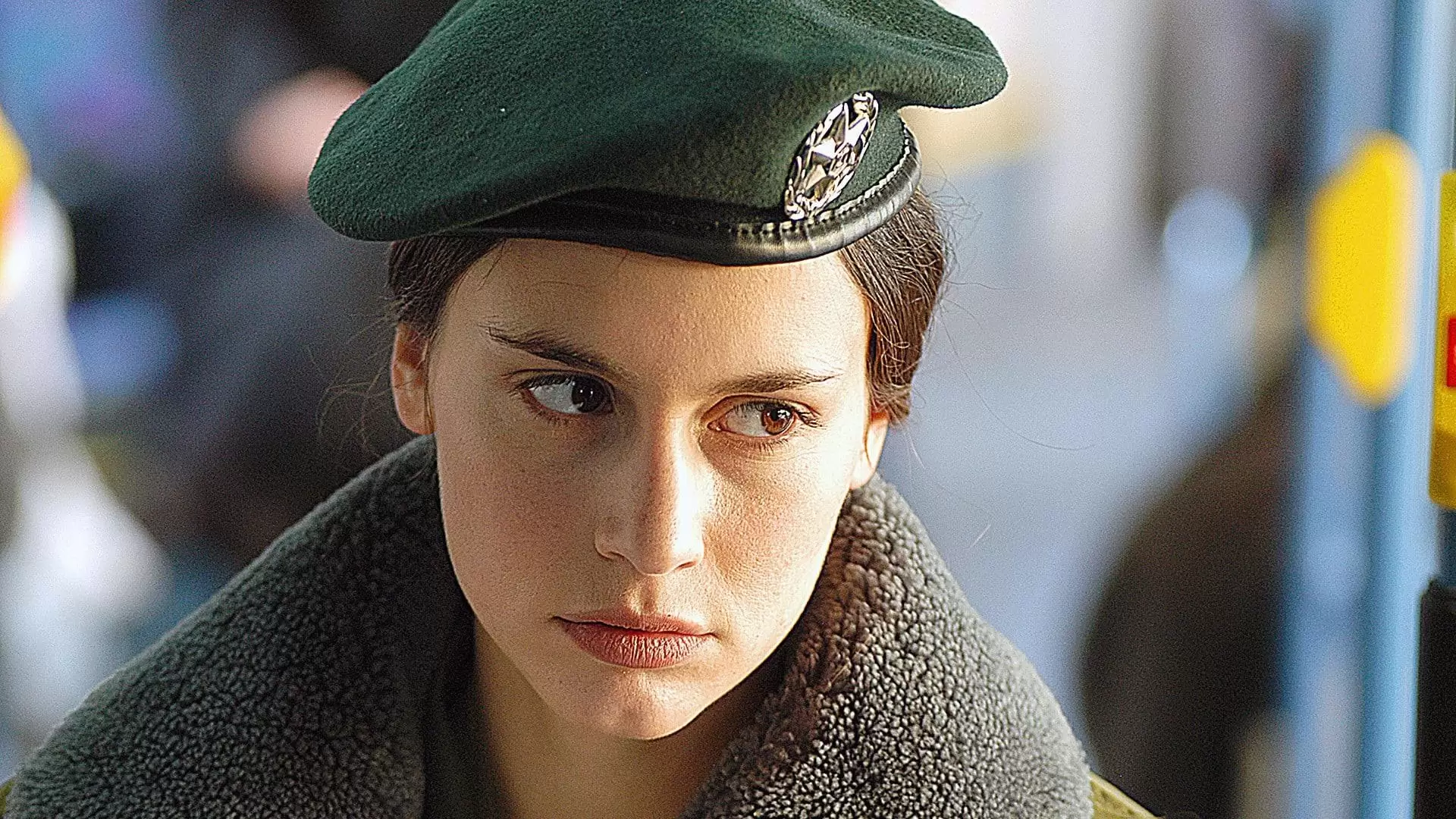 دانلود فیلم Close to Home 2005