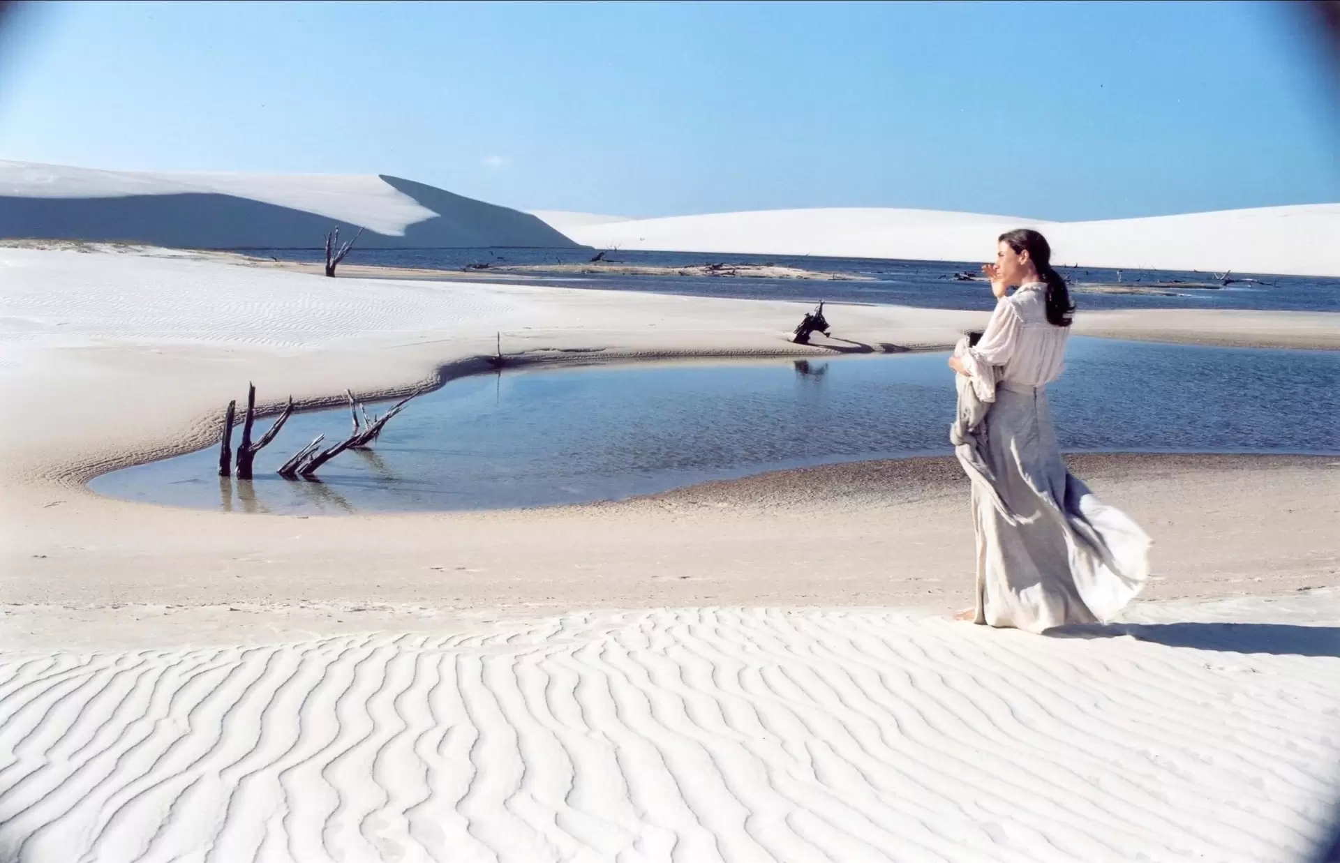 دانلود فیلم House of Sand 2005 (خانه ای در شنزار)
