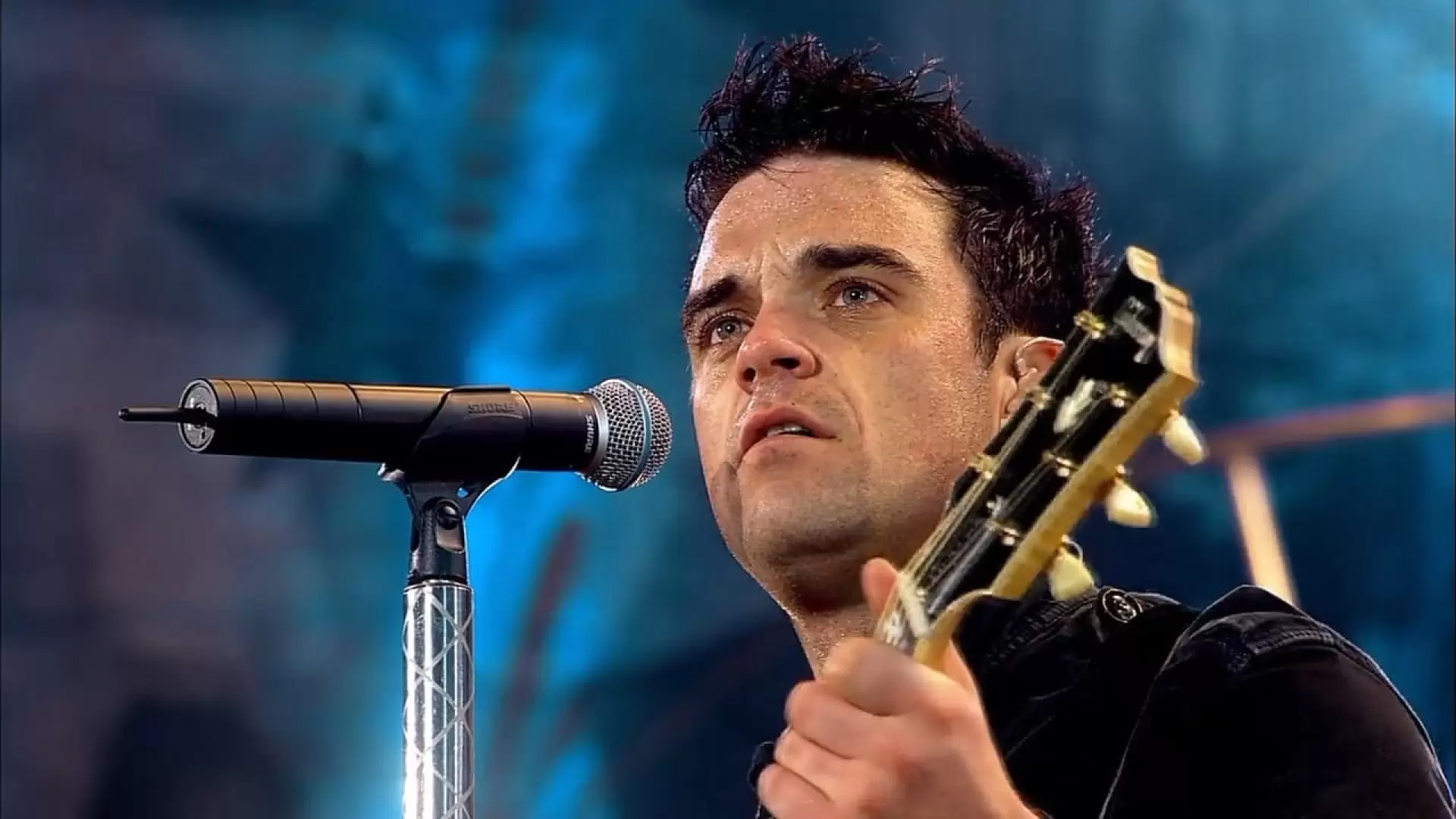 دانلود مستند Robbie Williams Live at Knebworth 2003