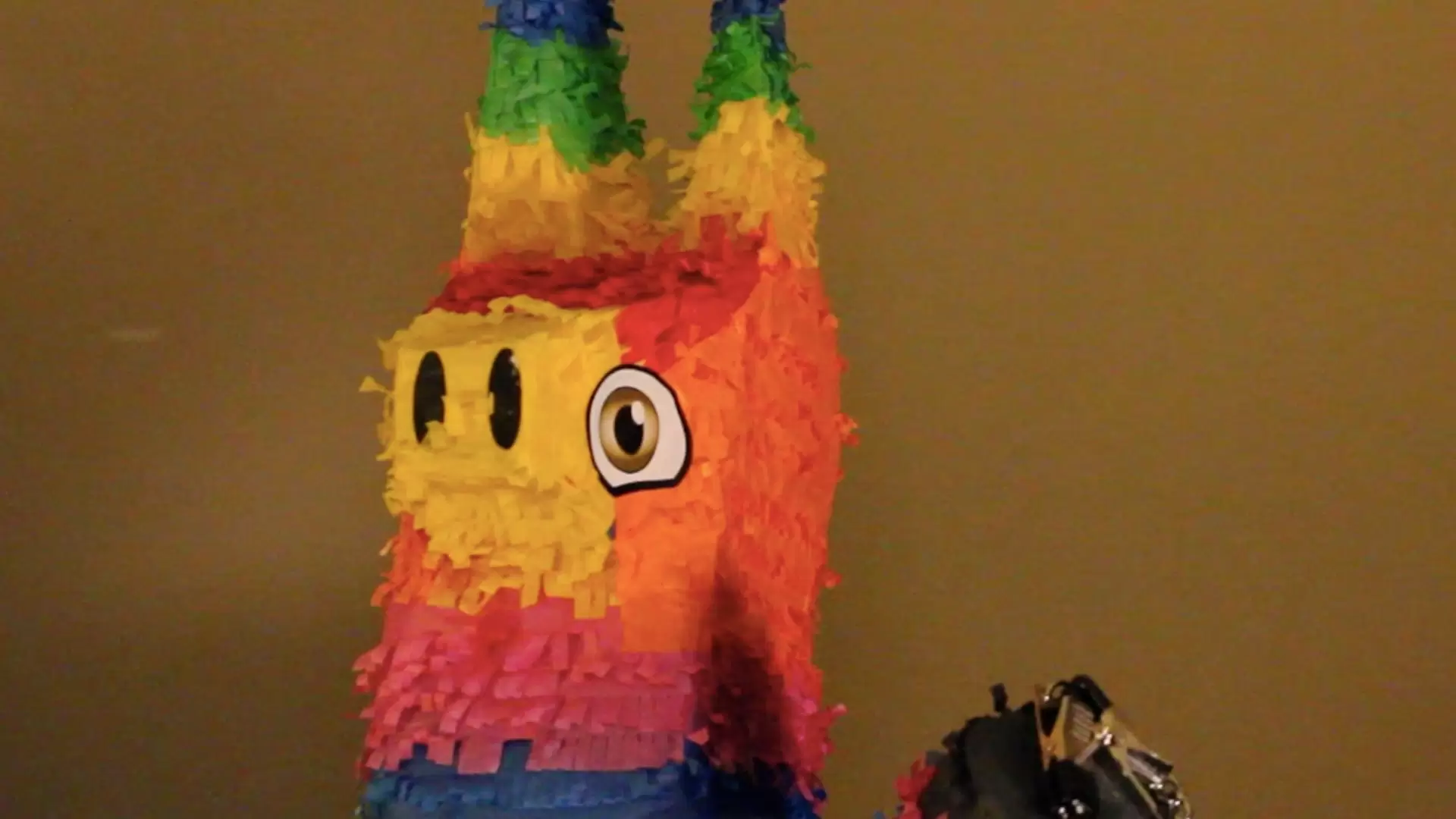 دانلود فیلم Killer Piñata 2015