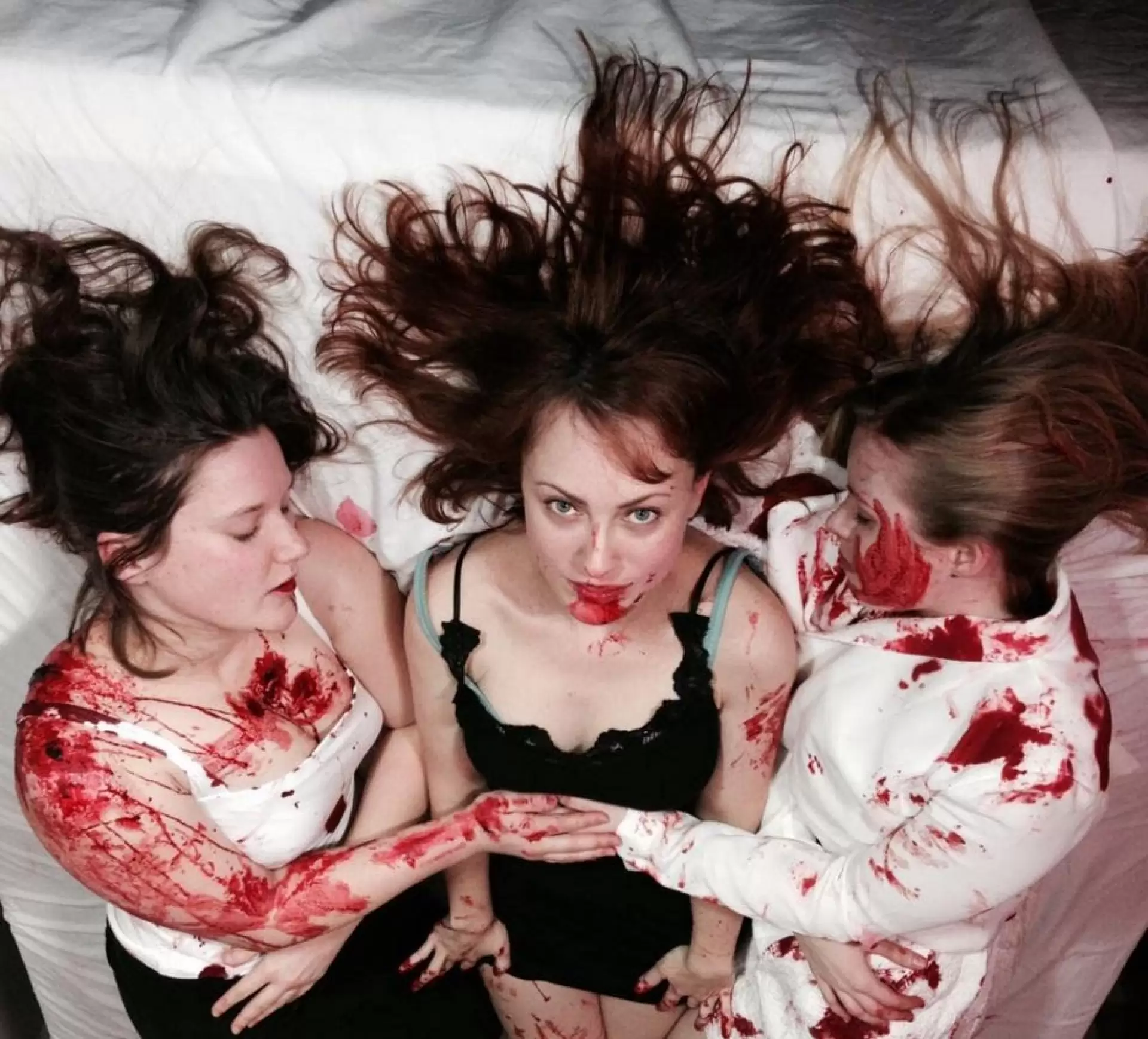 دانلود فیلم Female Werewolf 2015 (ماده گرگینه)