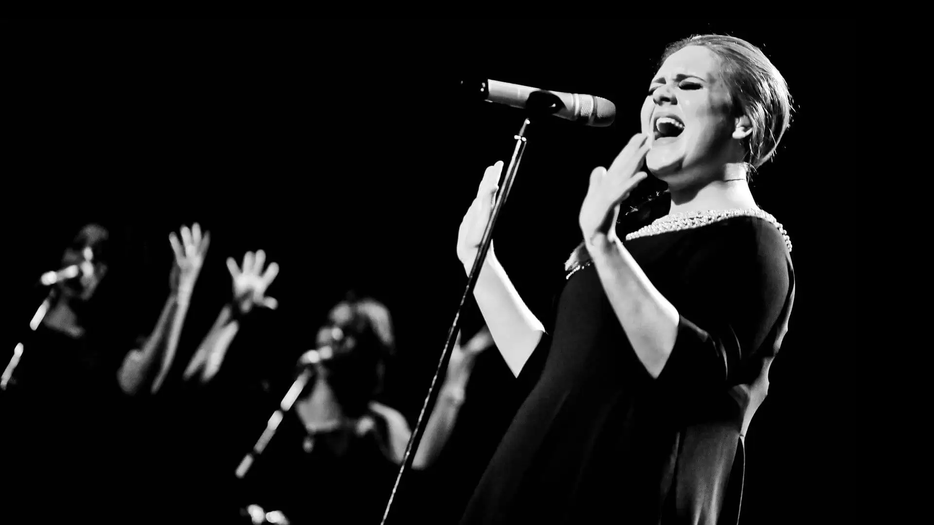 دانلود مستند 30 Greatest Moments: Adele 2022