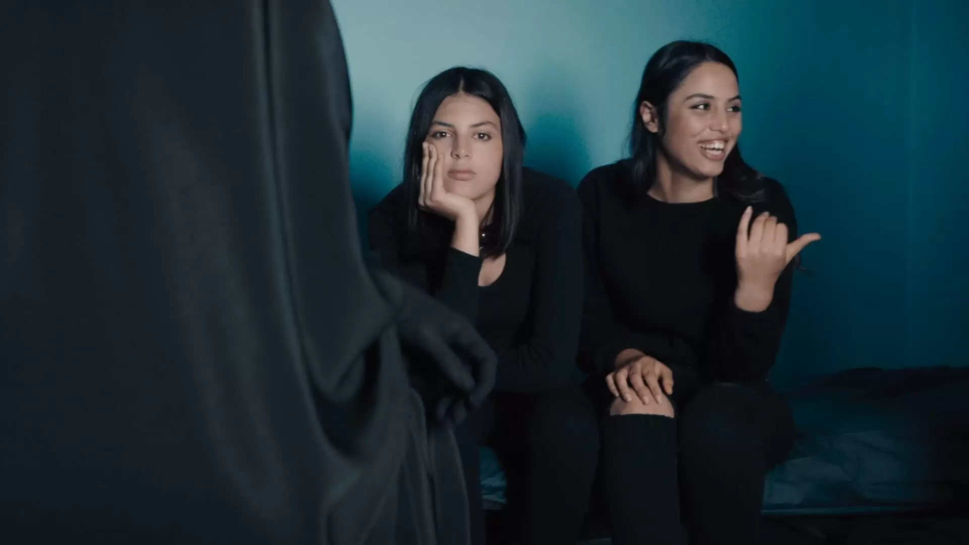 دانلود مستند Four Daughters 2023 با زیرنویس فارسی و تماشای آنلاین