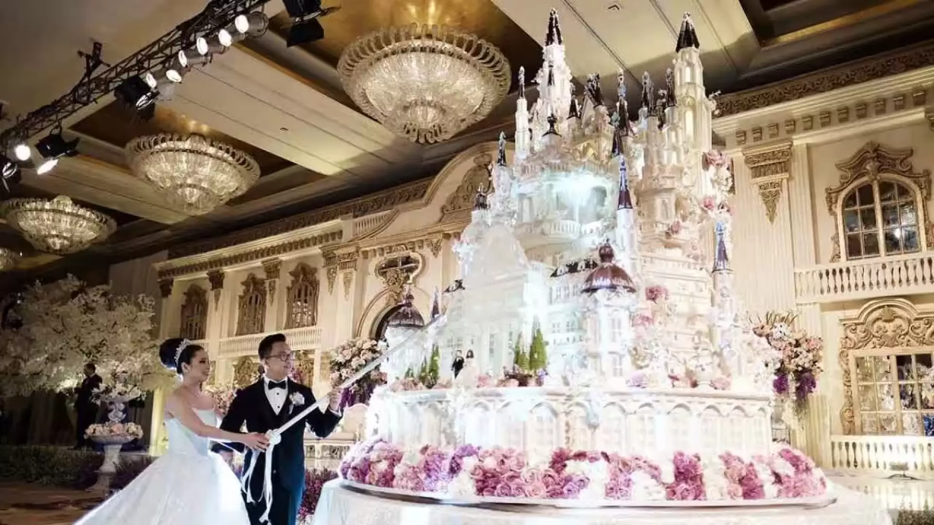 دانلود سریال Amazing Wedding Cakes 2008