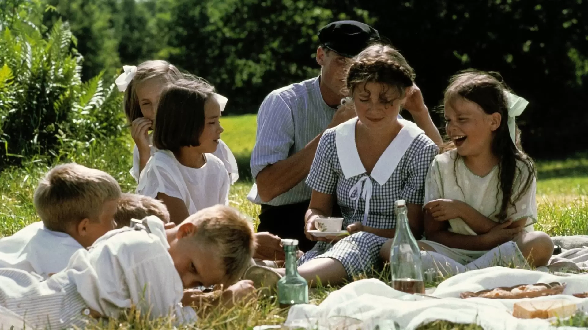 دانلود فیلم The Children of Noisy Village 1986