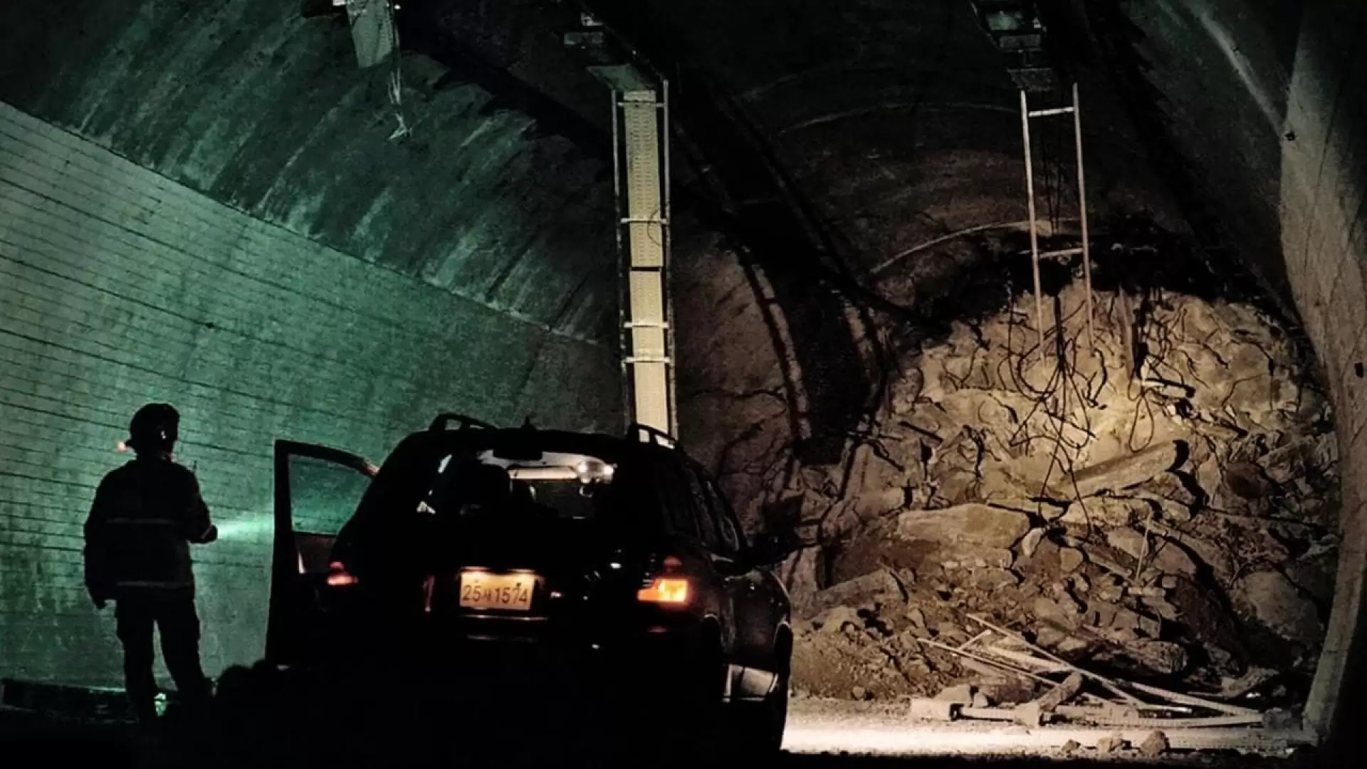 دانلود فیلم Tunnel 2016 با زیرنویس فارسی