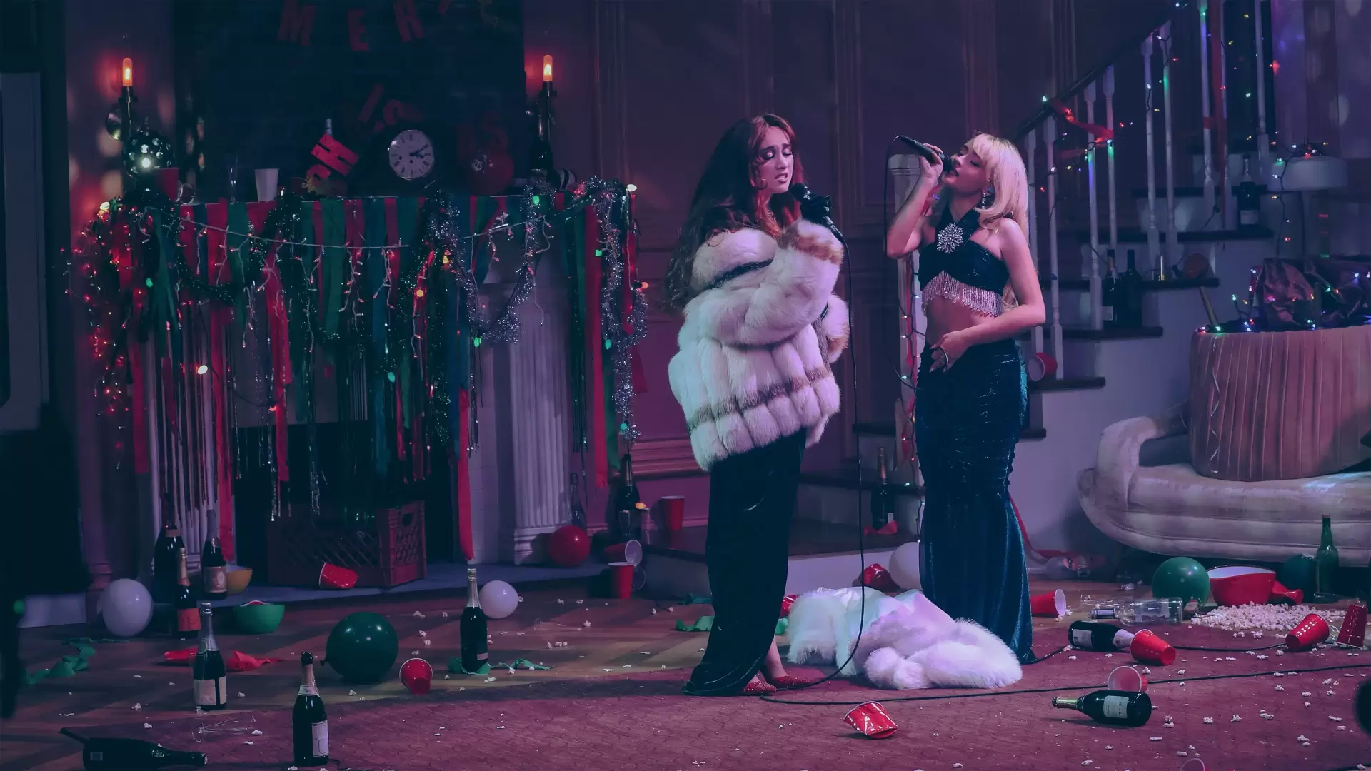 دانلود مستند A Nonsense Christmas with Sabrina Carpenter 2024 با تماشای آنلاین