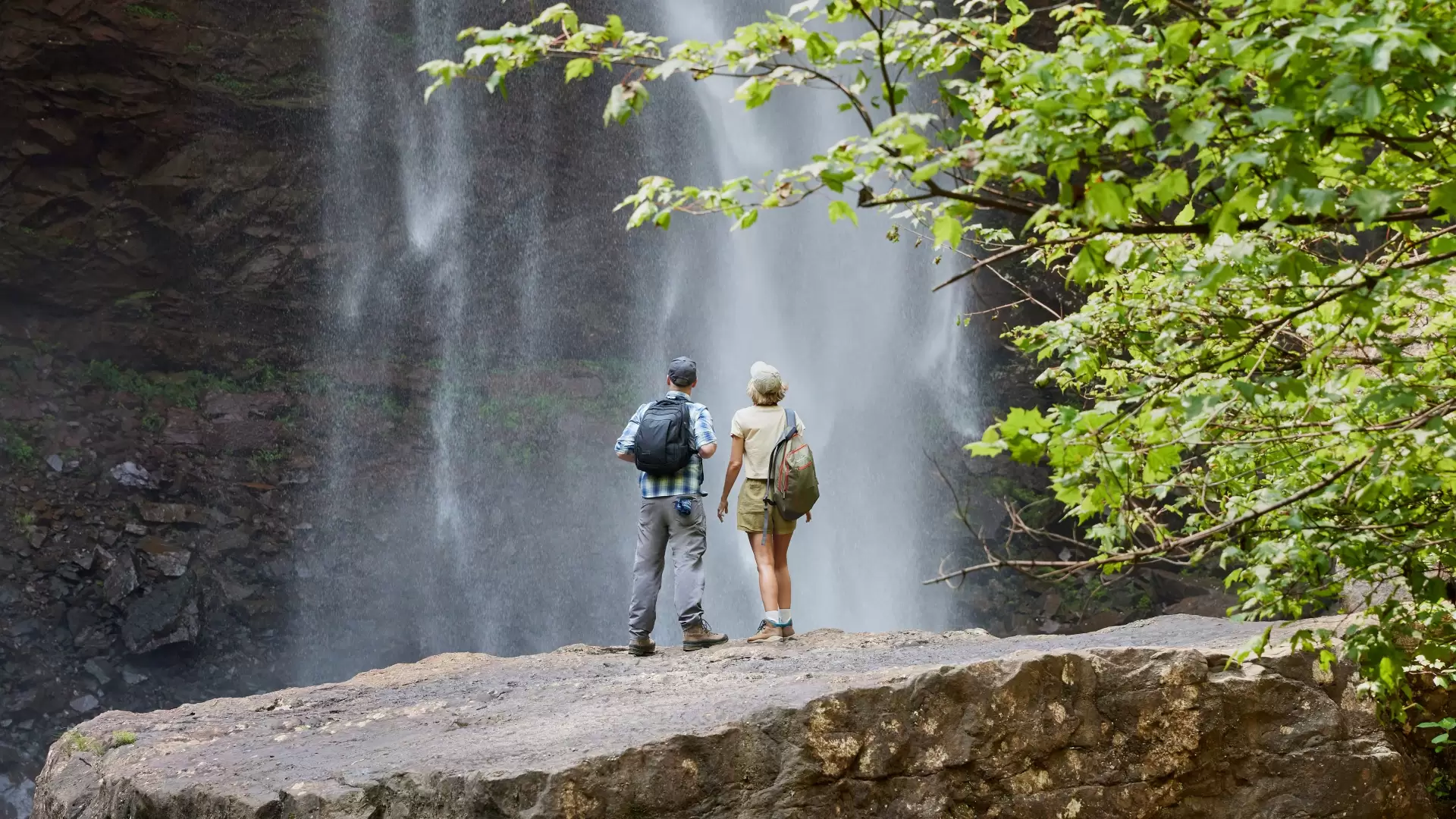 دانلود فیلم Love in the Great Smoky Mountains: A National Park Romance 2023