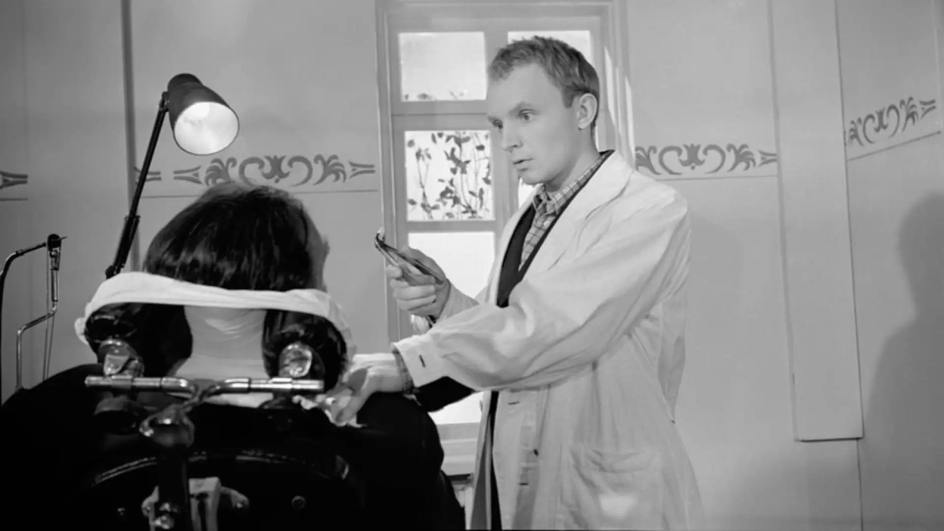 دانلود فیلم Adventures of a Dentist 1965 با زیرنویس فارسی