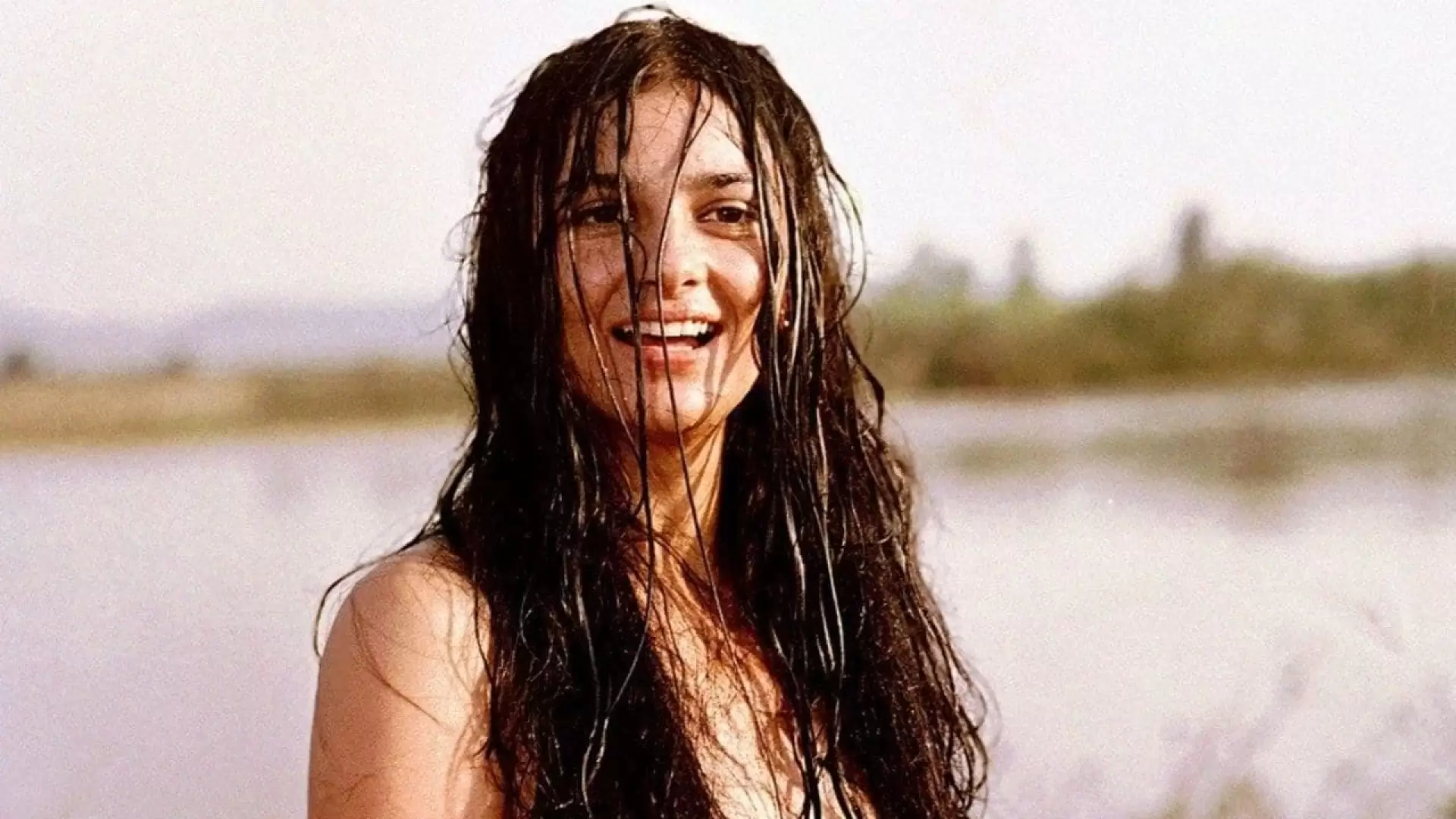دانلود فیلم Queen of the Gypsies 1976 با زیرنویس فارسی