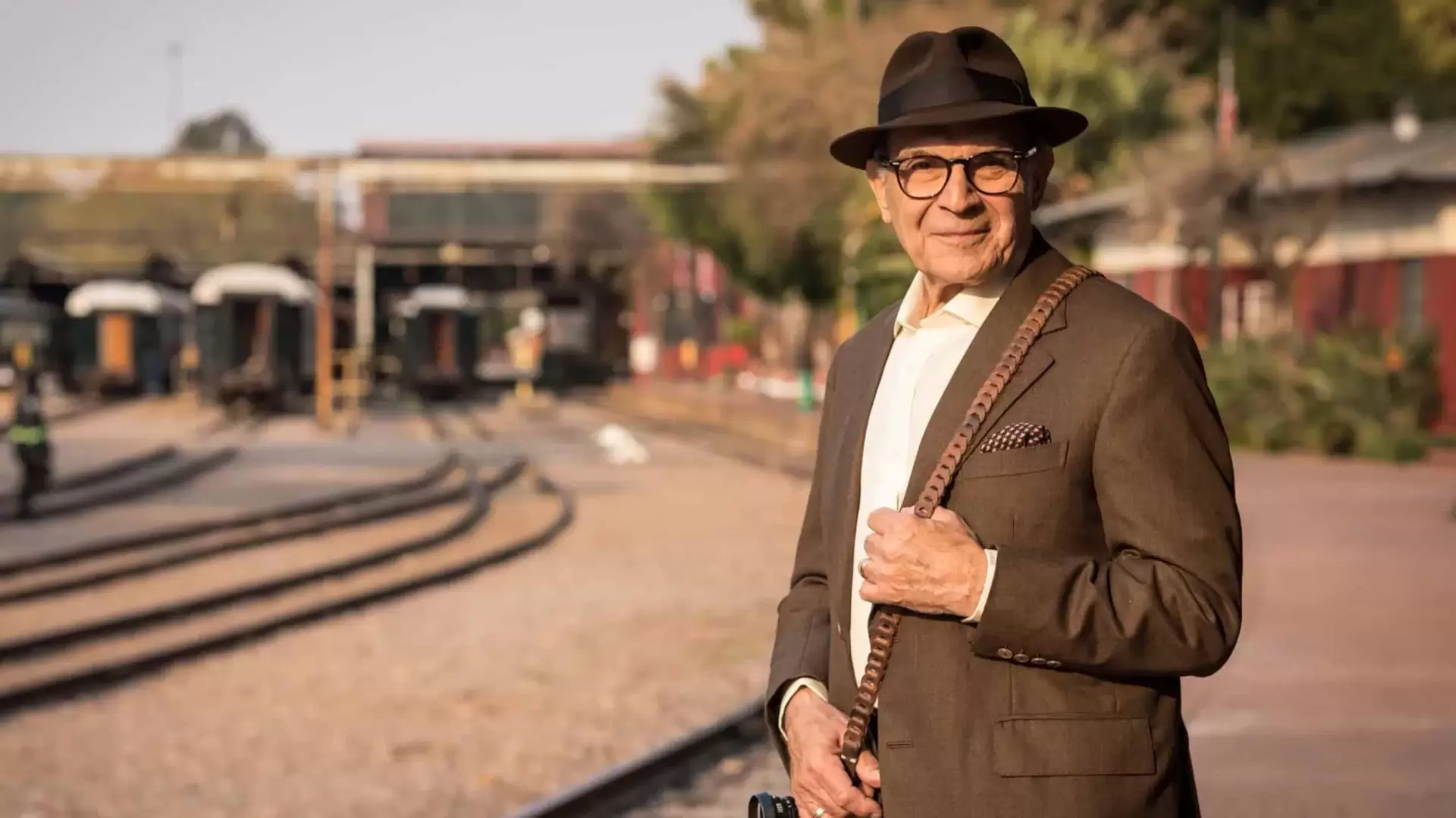 دانلود مستند Travels with Agatha with Sir David Suchet 2025 با تماشای آنلاین