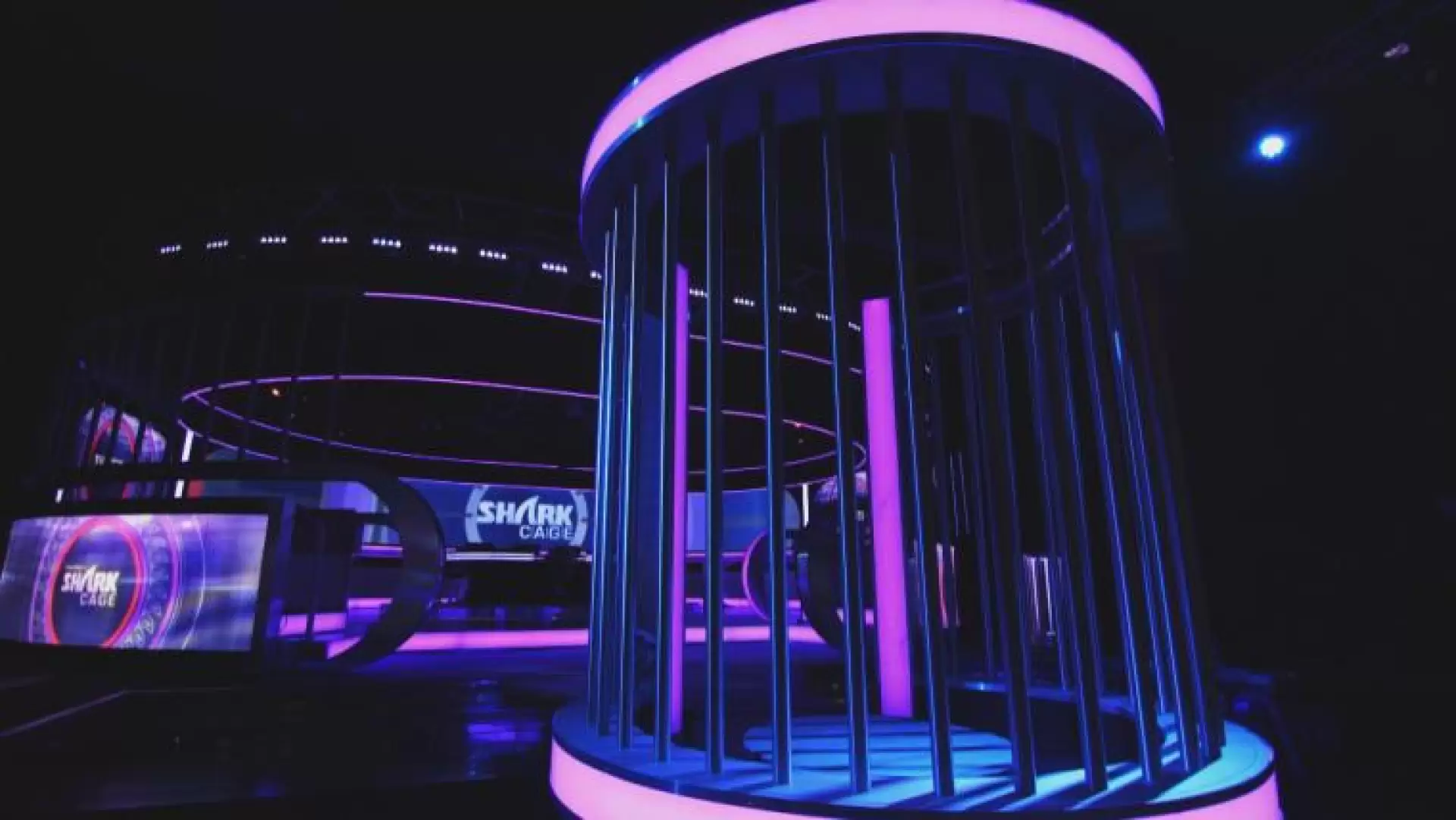 دانلود سریال Shark Cage 2014
