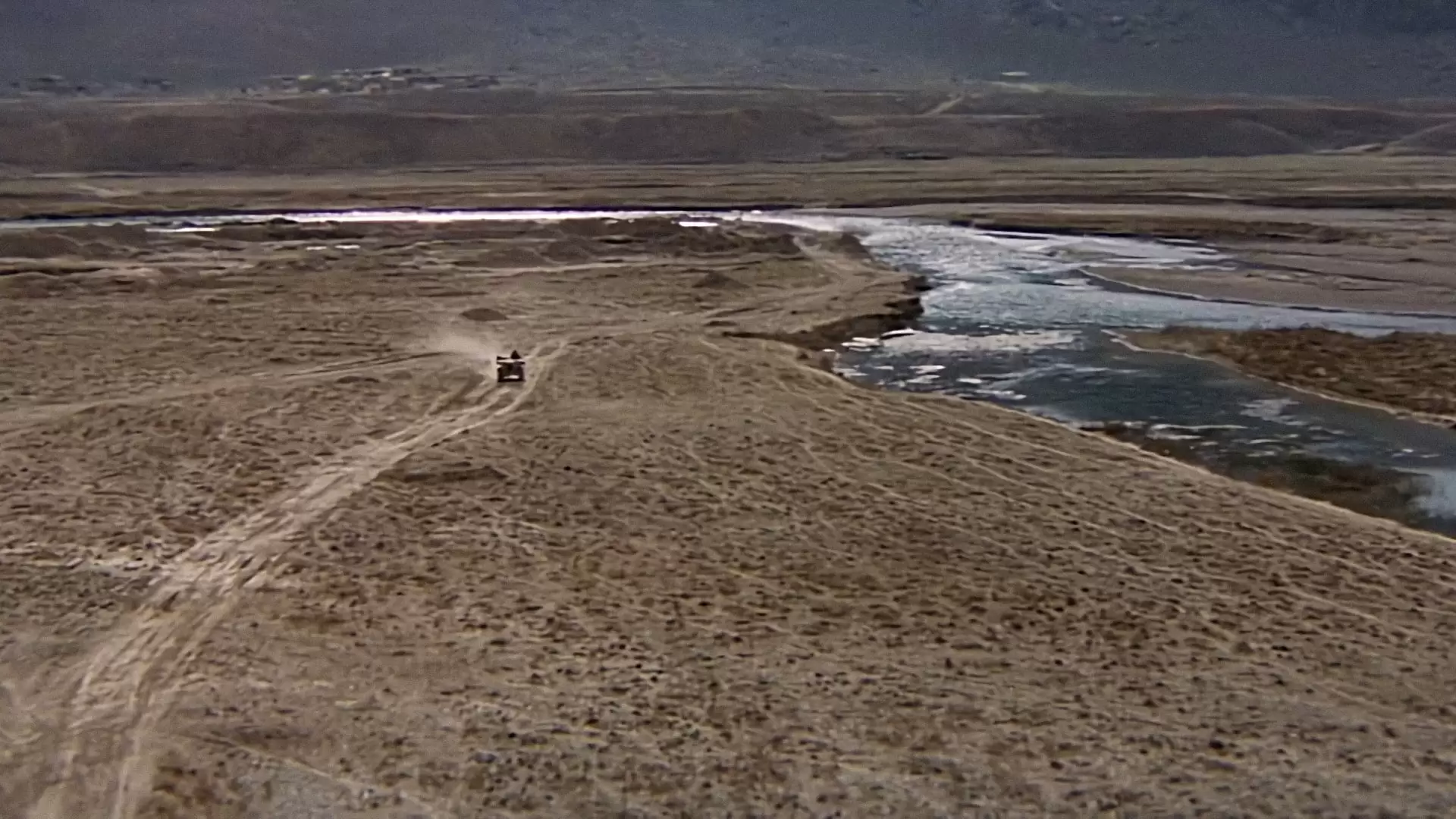 دانلود فیلم Caravans 1978 (کاروان) با زیرنویس فارسی