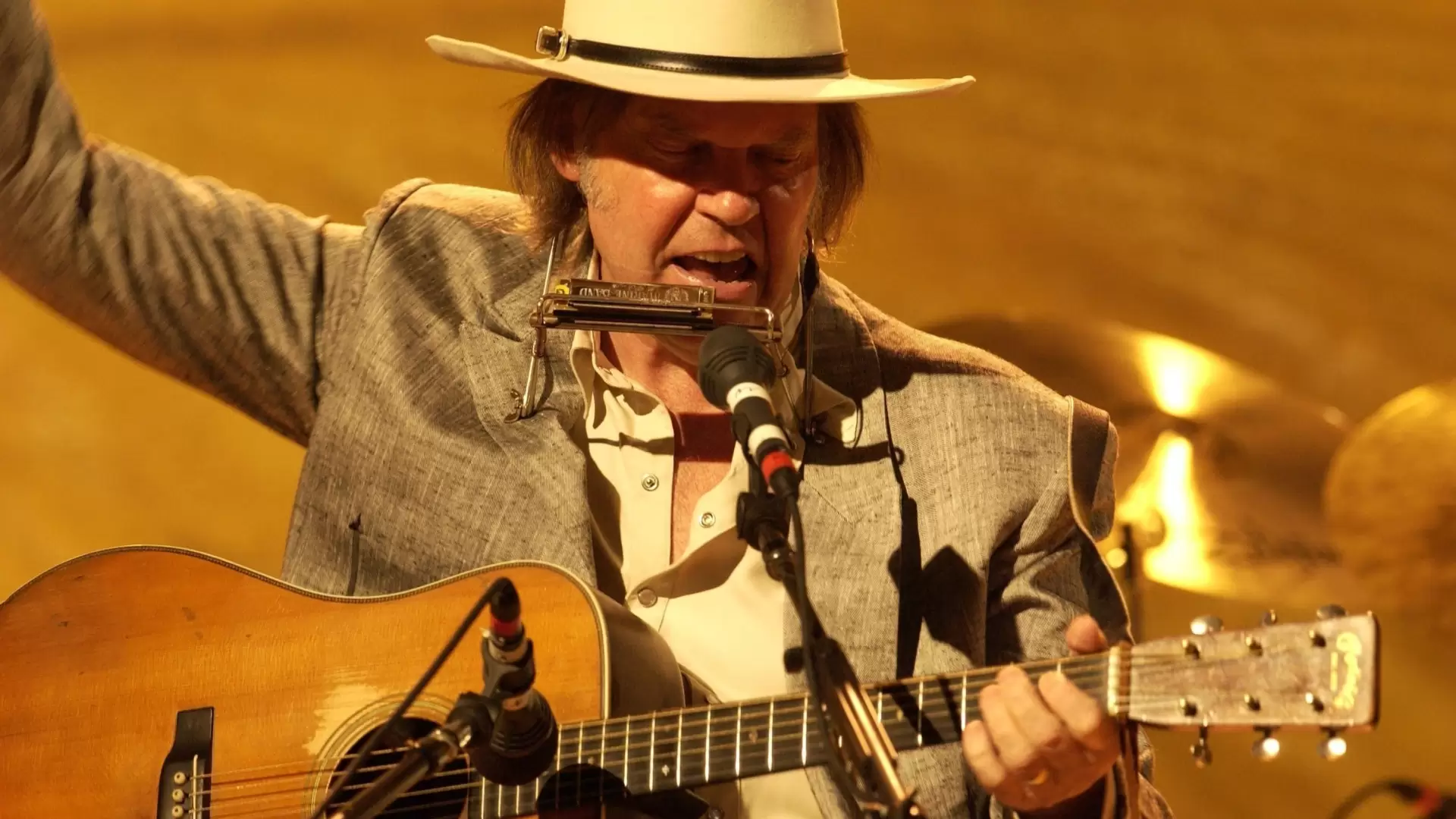 دانلود مستند Neil Young: Heart of Gold 2006